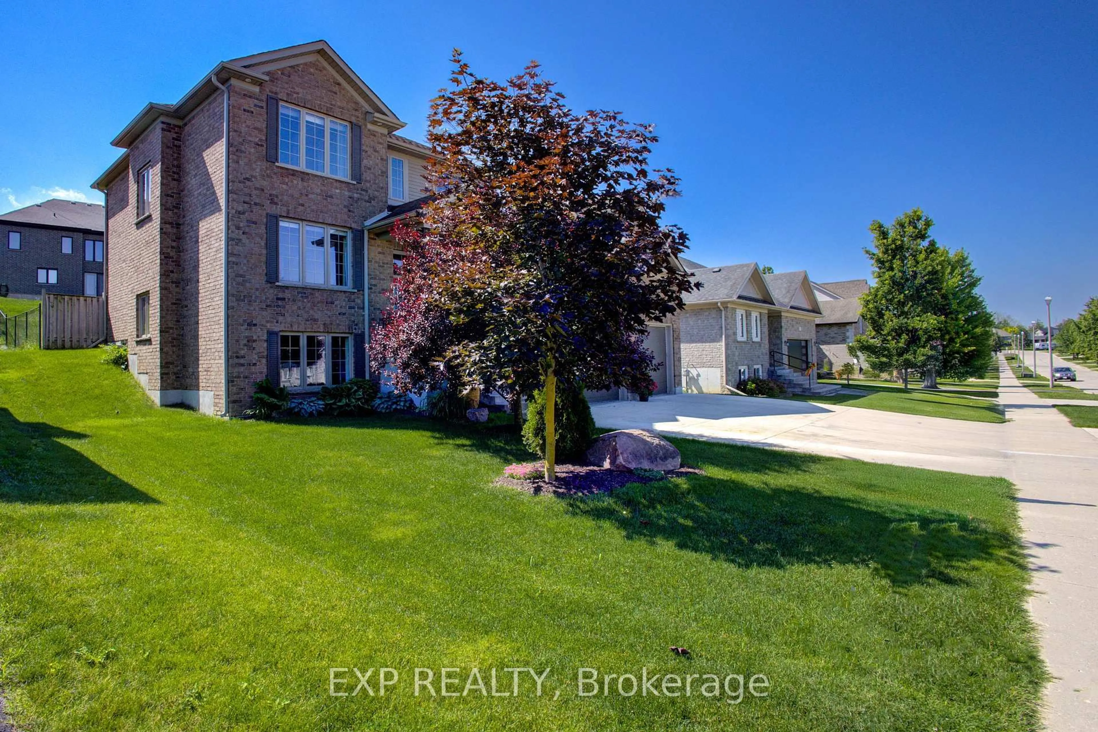 A pic from outside/outdoor area/front of a property/back of a property/a pic from drone, street for 165 River Run Rd, Mapleton Ontario N0G 1P0