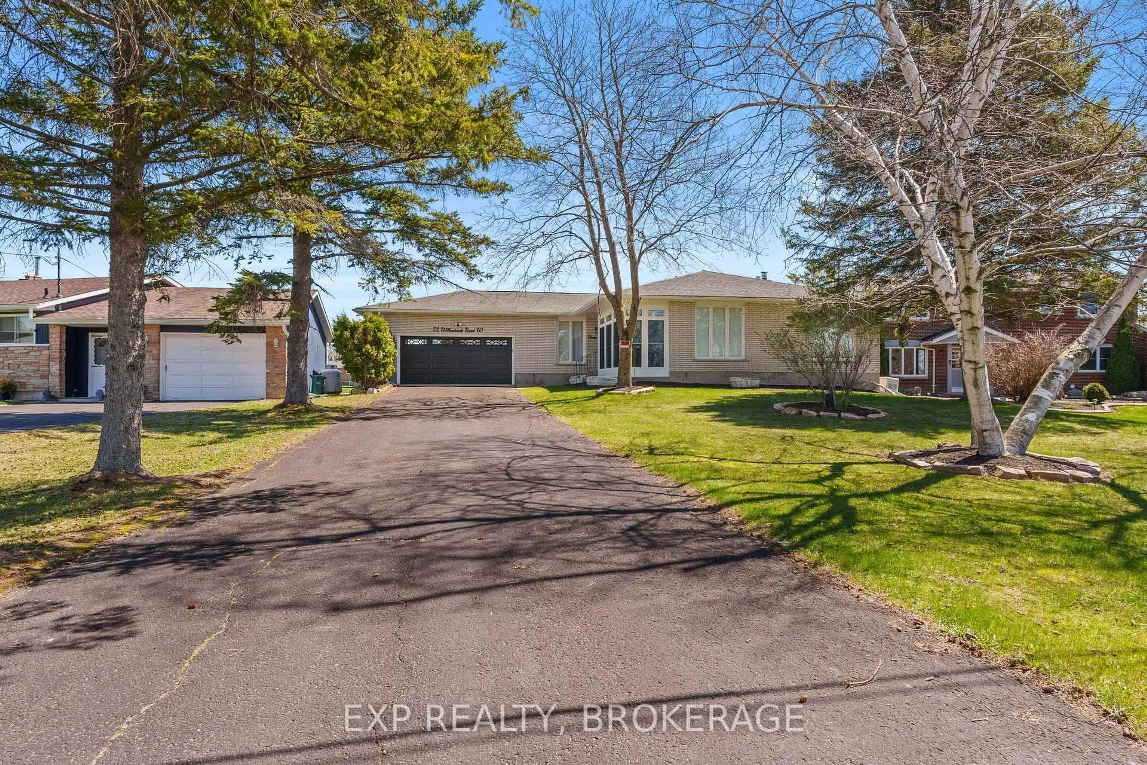 A pic from outside/outdoor area/front of a property/back of a property/a pic from drone, street for 72 WILLOWBANK Rd, Front of Leeds & Seeleys Bay Ontario K7G 2V5