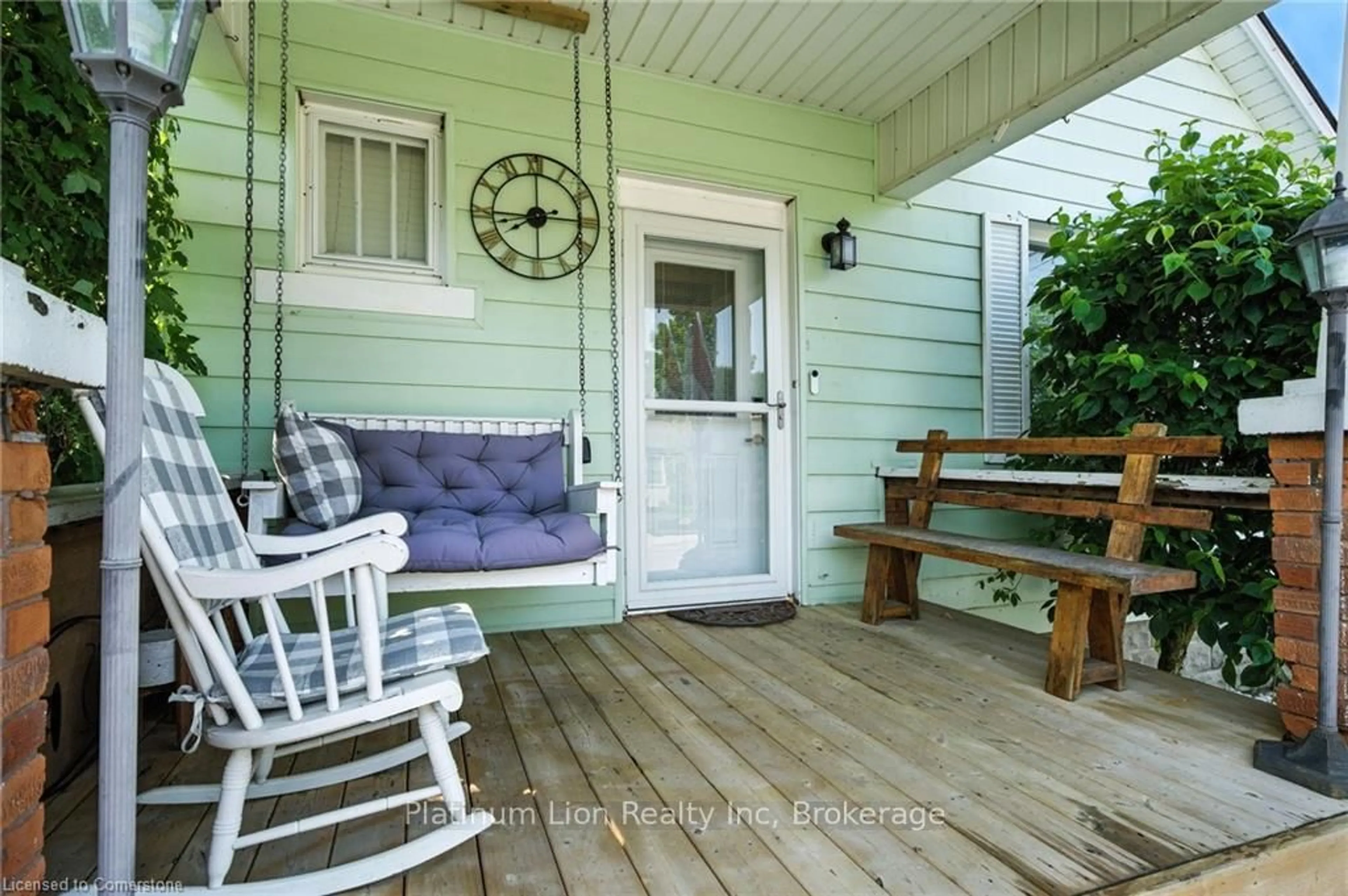 Patio, street for 15 Wolf St, Tillsonburg Ontario N4G 1S2