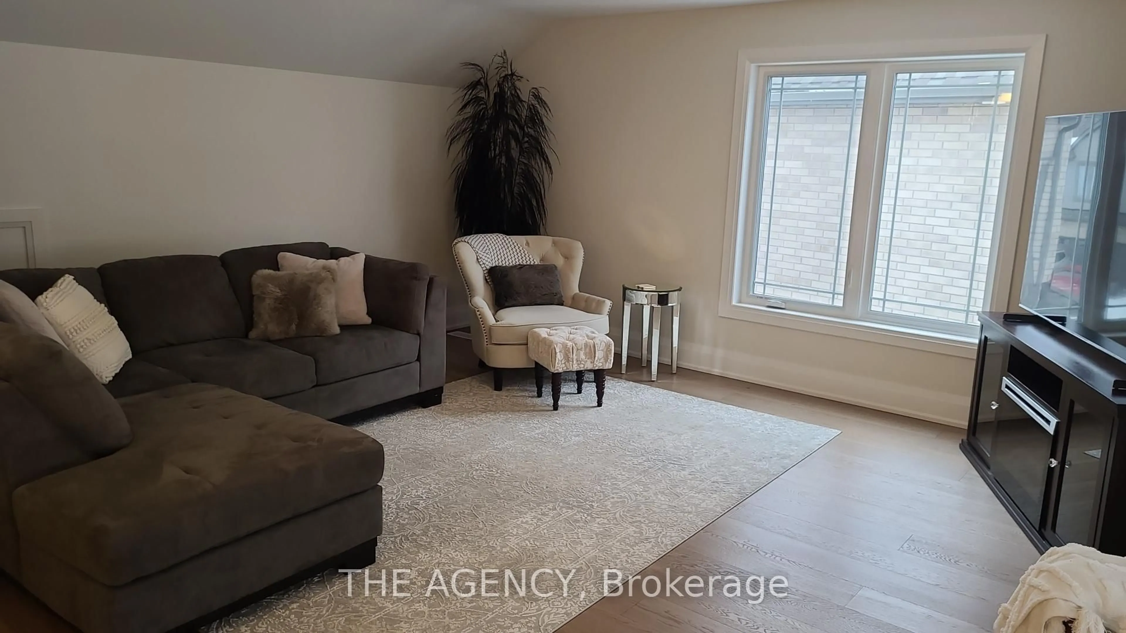 Living room with furniture, unknown for 425 Melling Ave, Peterborough North Ontario K9H 0J2