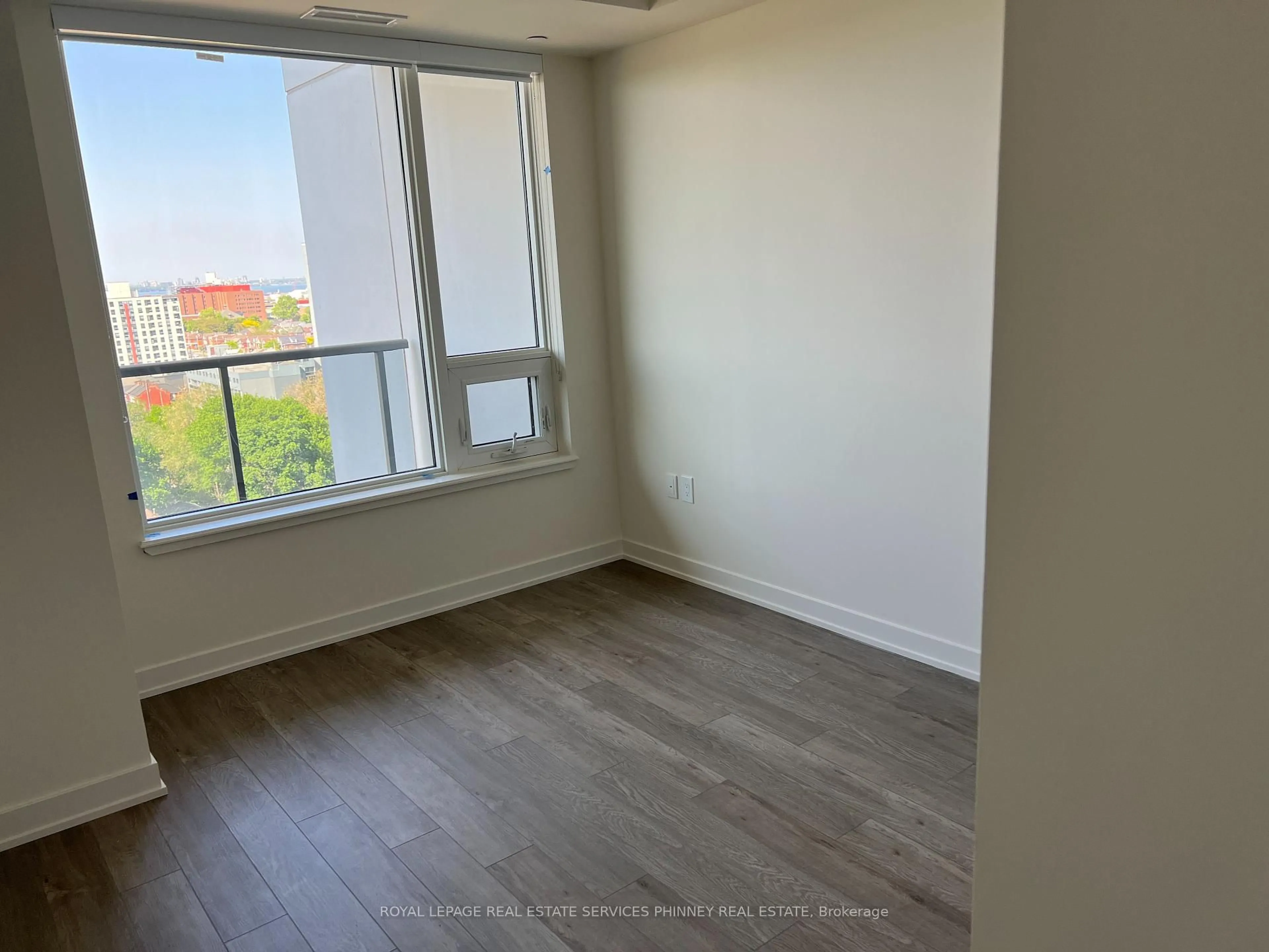 A pic of a room for 212 King William St #1222, Hamilton Ontario L8N 1B5
