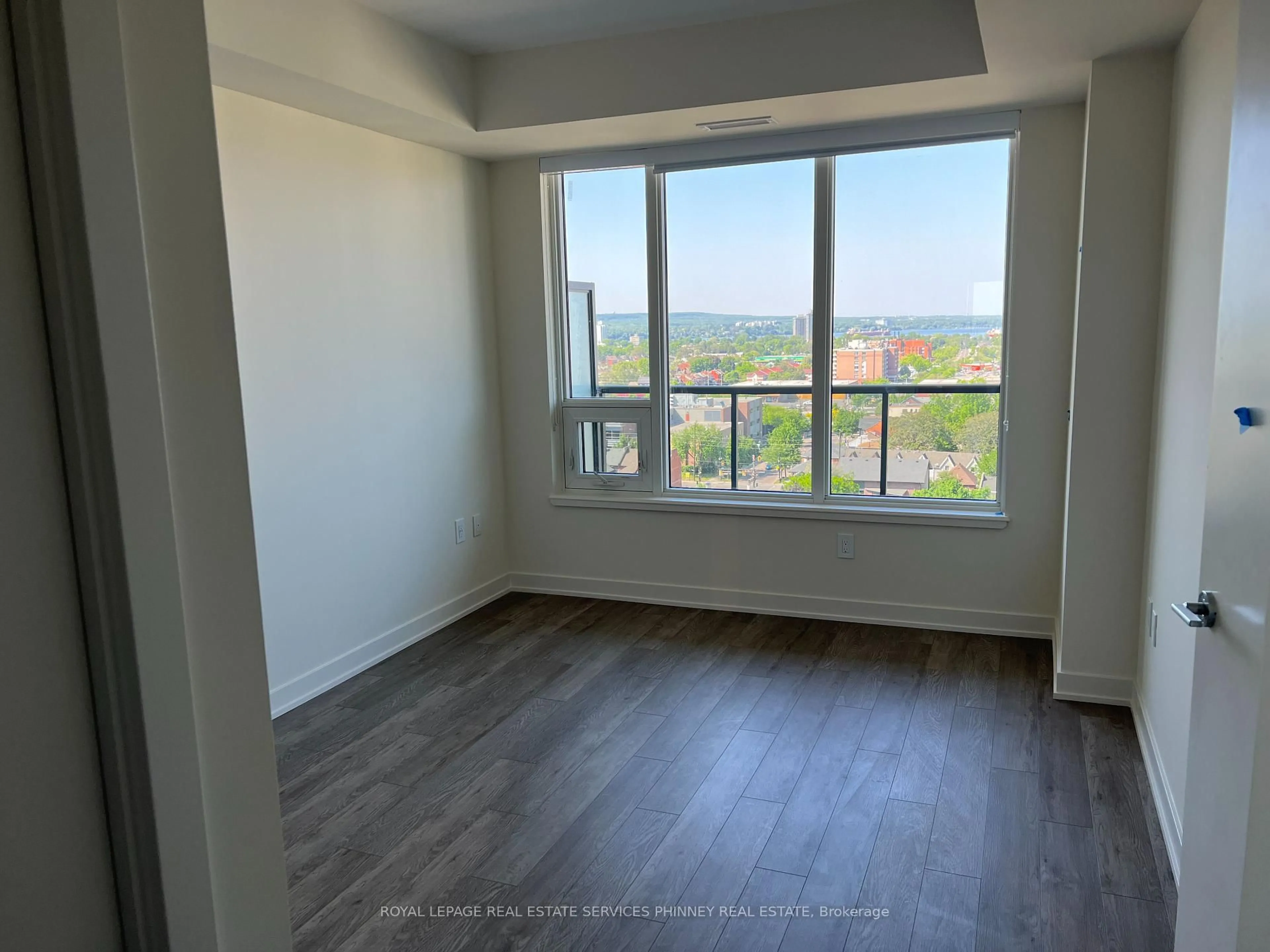 A pic of a room for 212 King William St #1222, Hamilton Ontario L8N 1B5