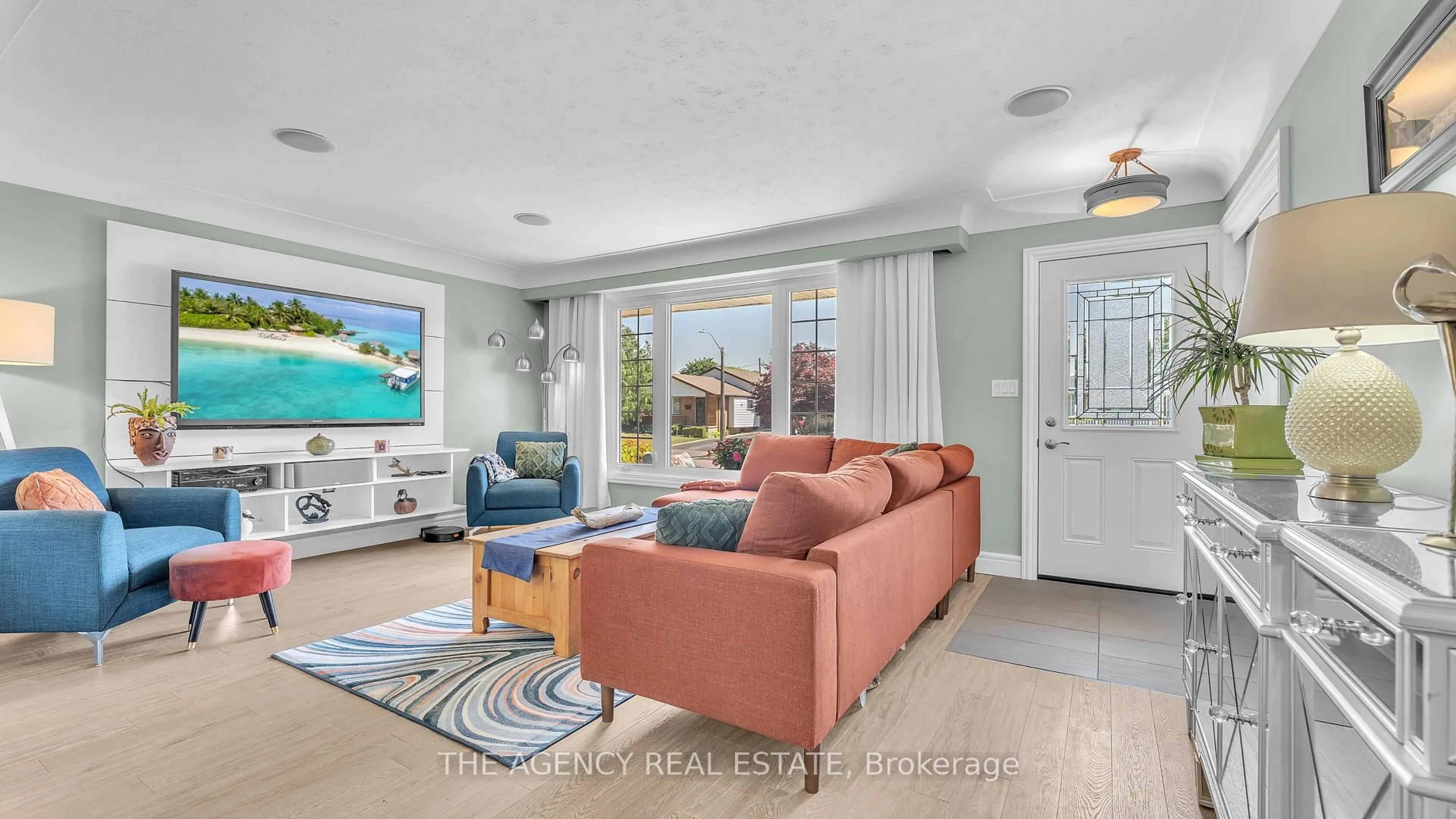 Living room with furniture, ceramic/tile floor for 4 Applewood Cres, St. Thomas Ontario N5R 1H2