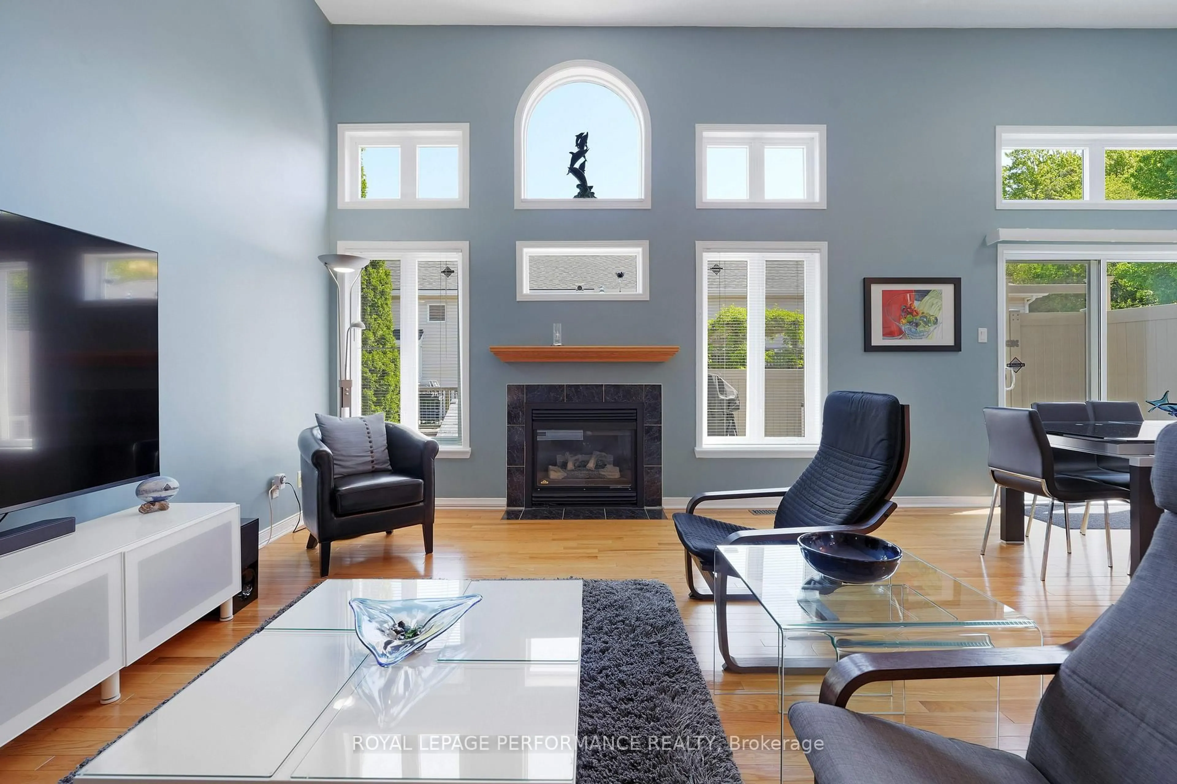 Living room with furniture, unknown for 9 Maple Park Private, Ottawa Ontario K1T 4A6