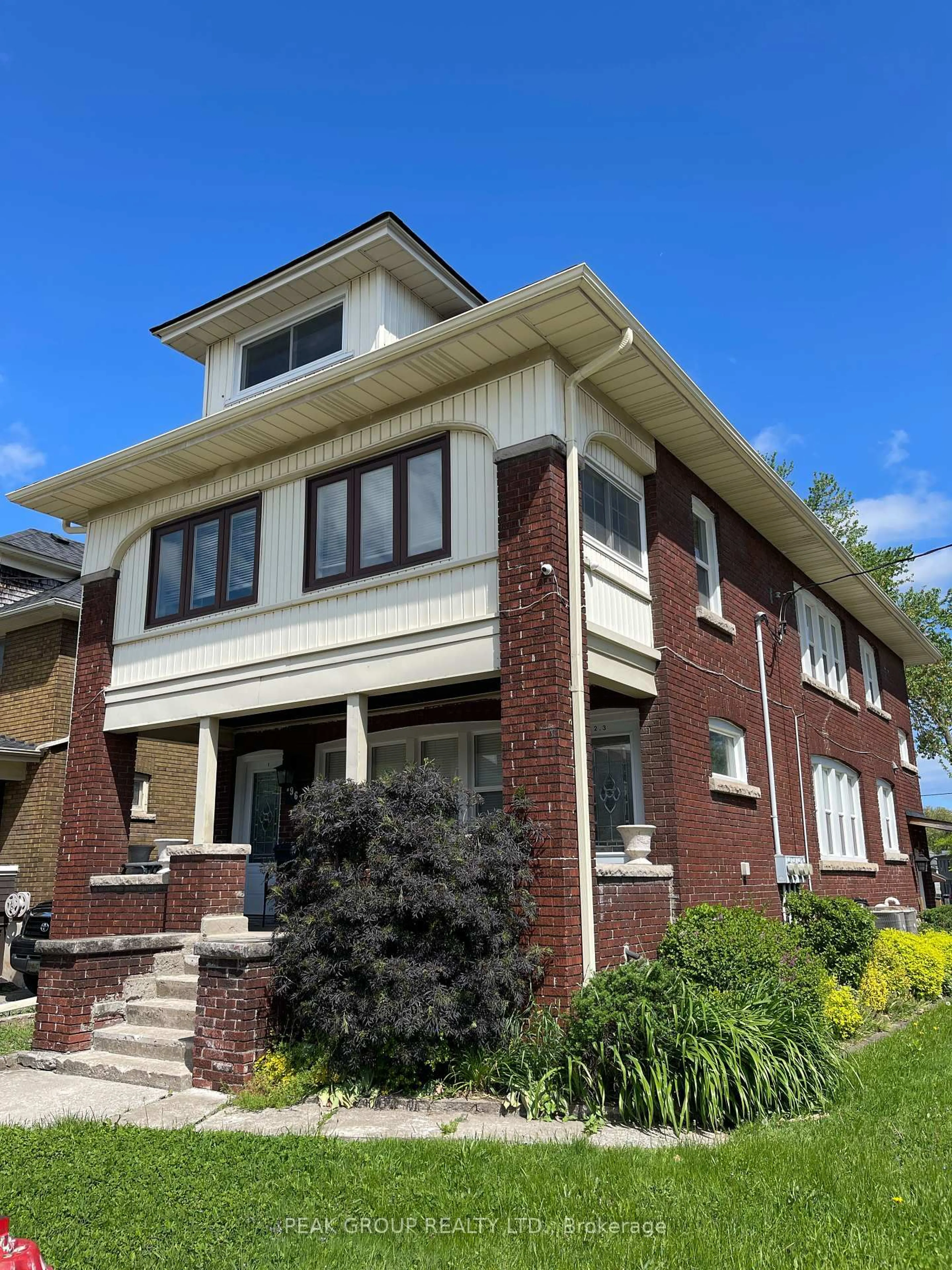 Home with brick exterior material, building for 4961-4963 Armoury St, Niagara Falls Ontario L2E 1T3