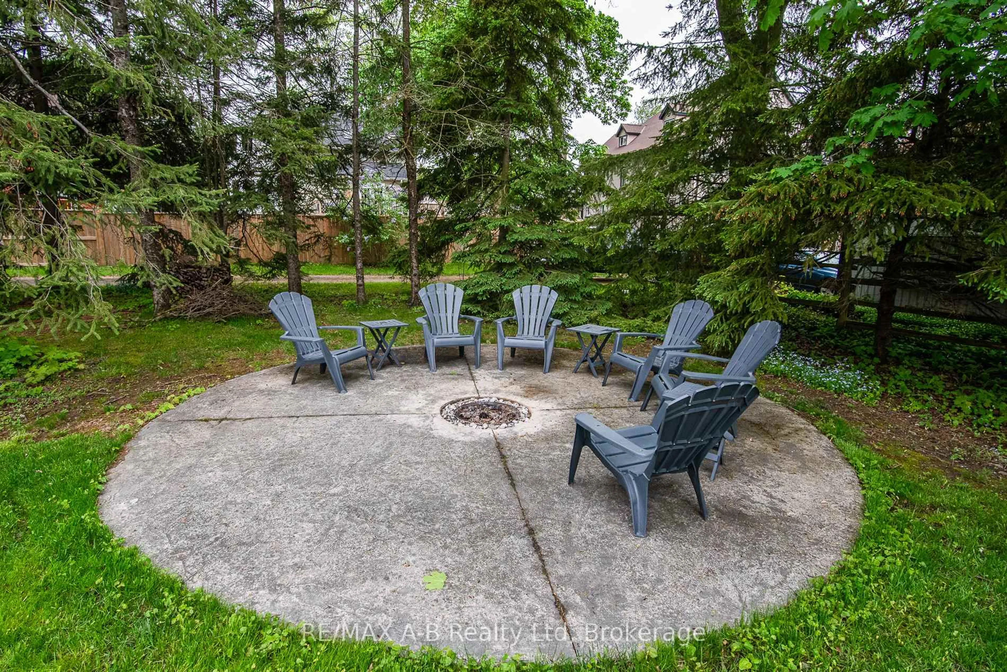 Patio, unknown for 22 Mill St, Perth East Ontario N0K 1M0