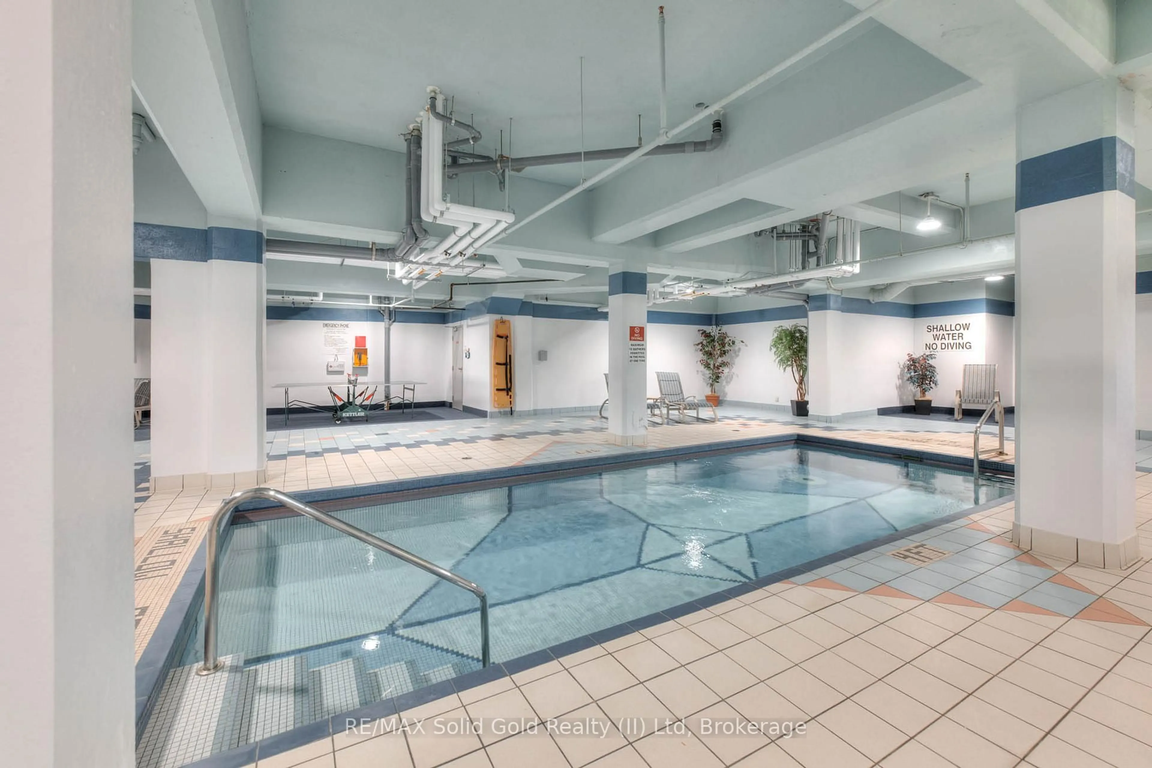 Pool for 250 Glenridge Dr #606, Waterloo Ontario N2J 4H8