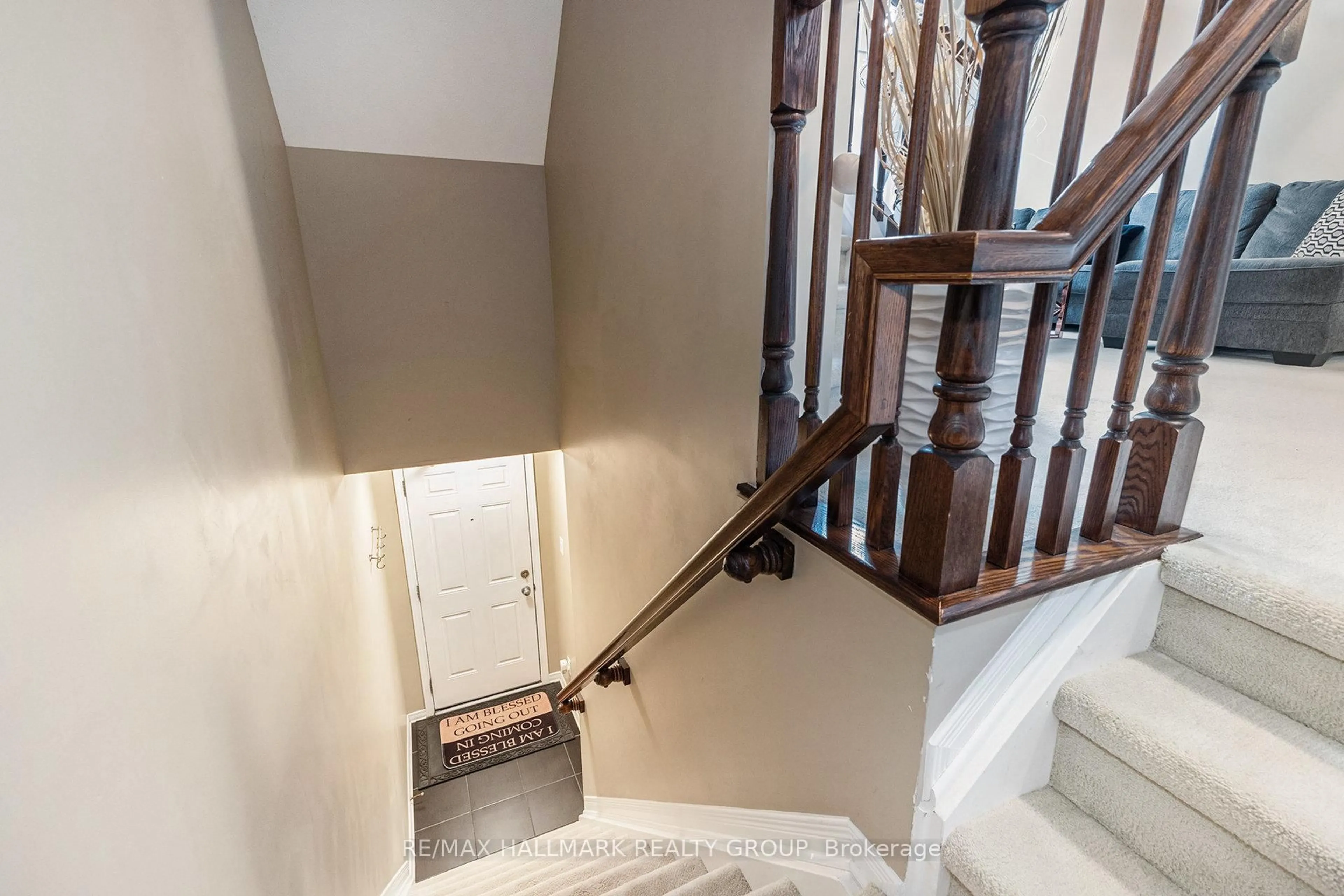 Stairs for 327 Galston Private, Ottawa Ontario K1W 0G3