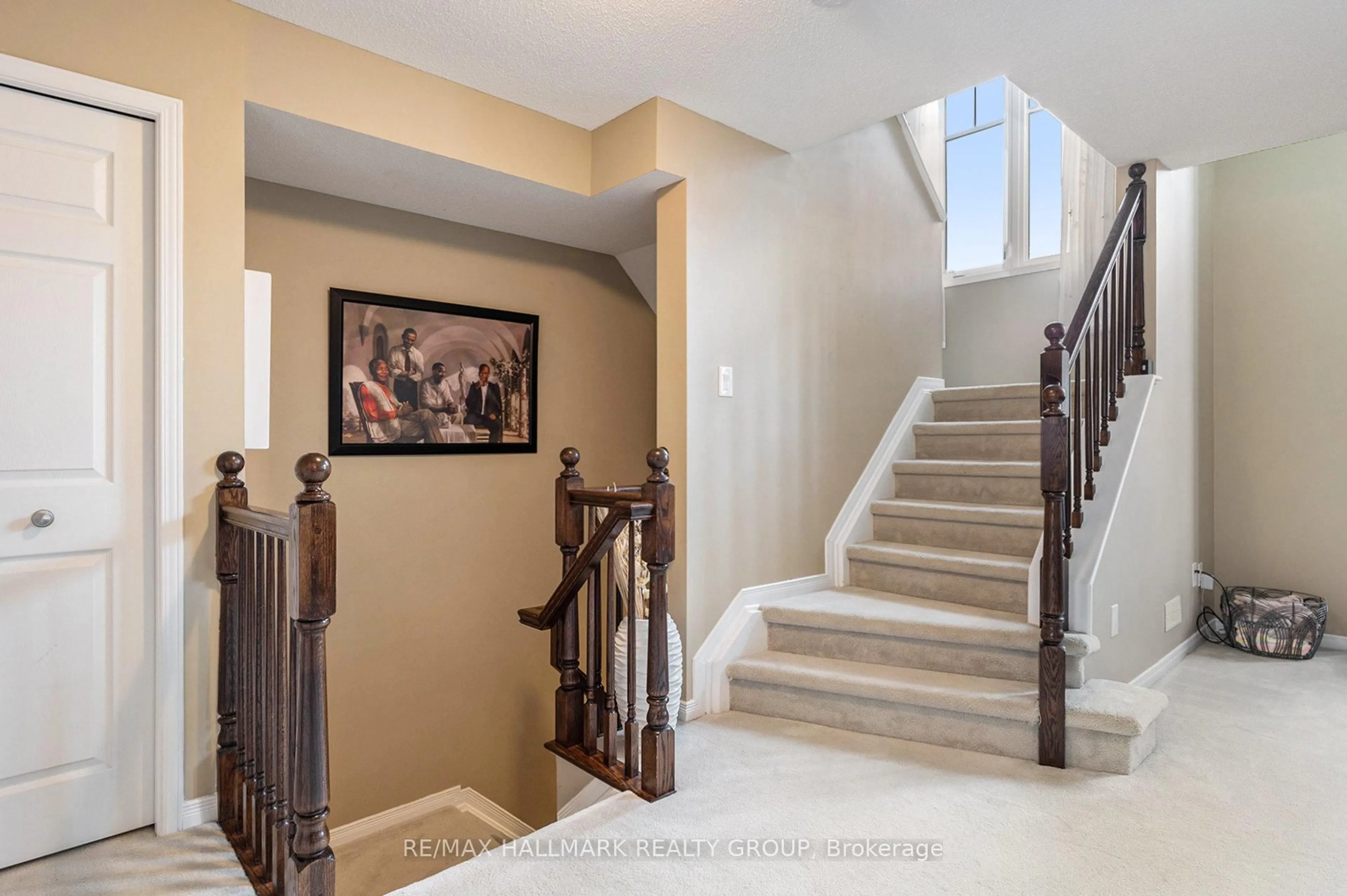Unknown for 327 Galston Private, Ottawa Ontario K1W 0G3