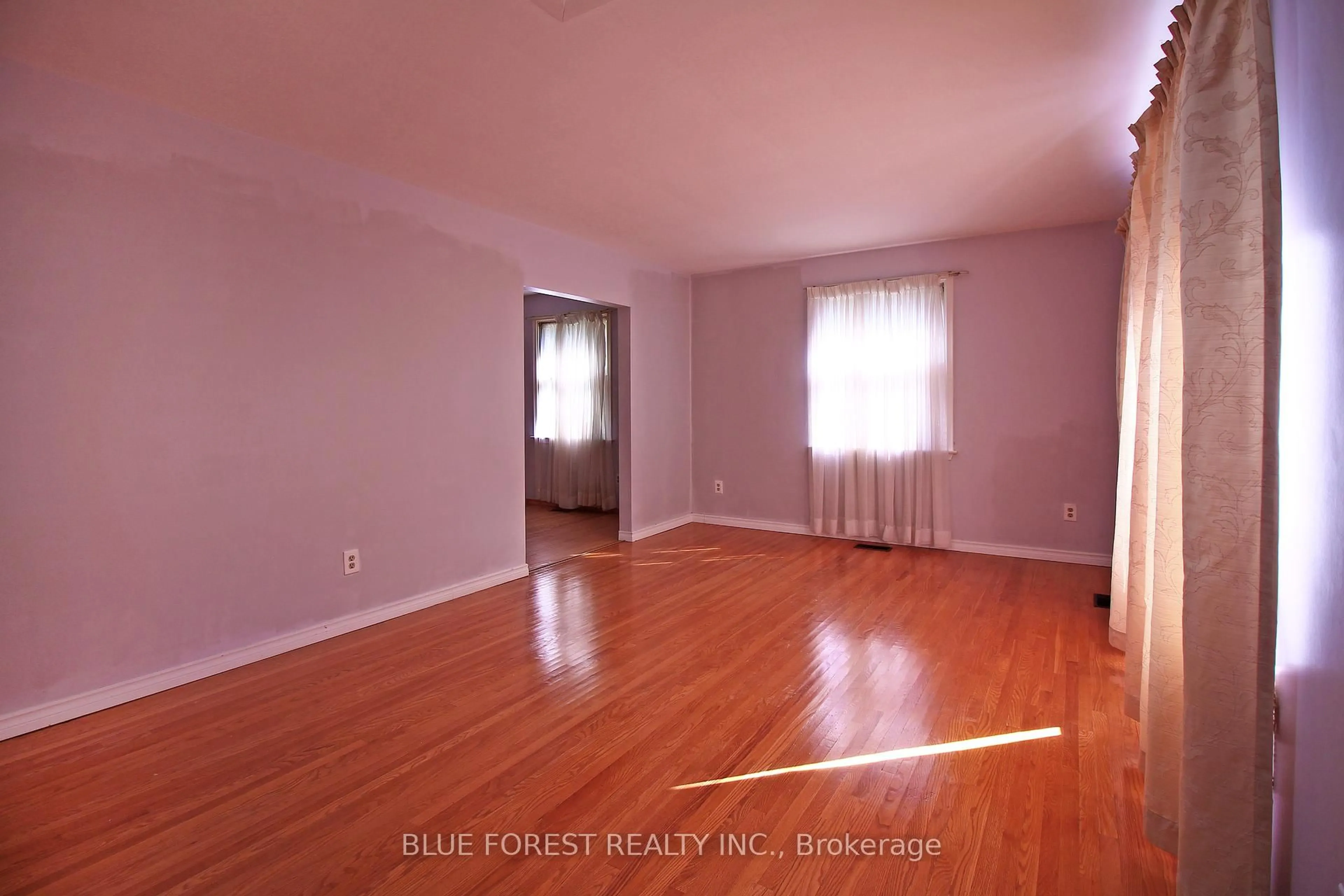 A pic of a room for 29 Queen Anne Circ, London North Ontario N6H 4B6