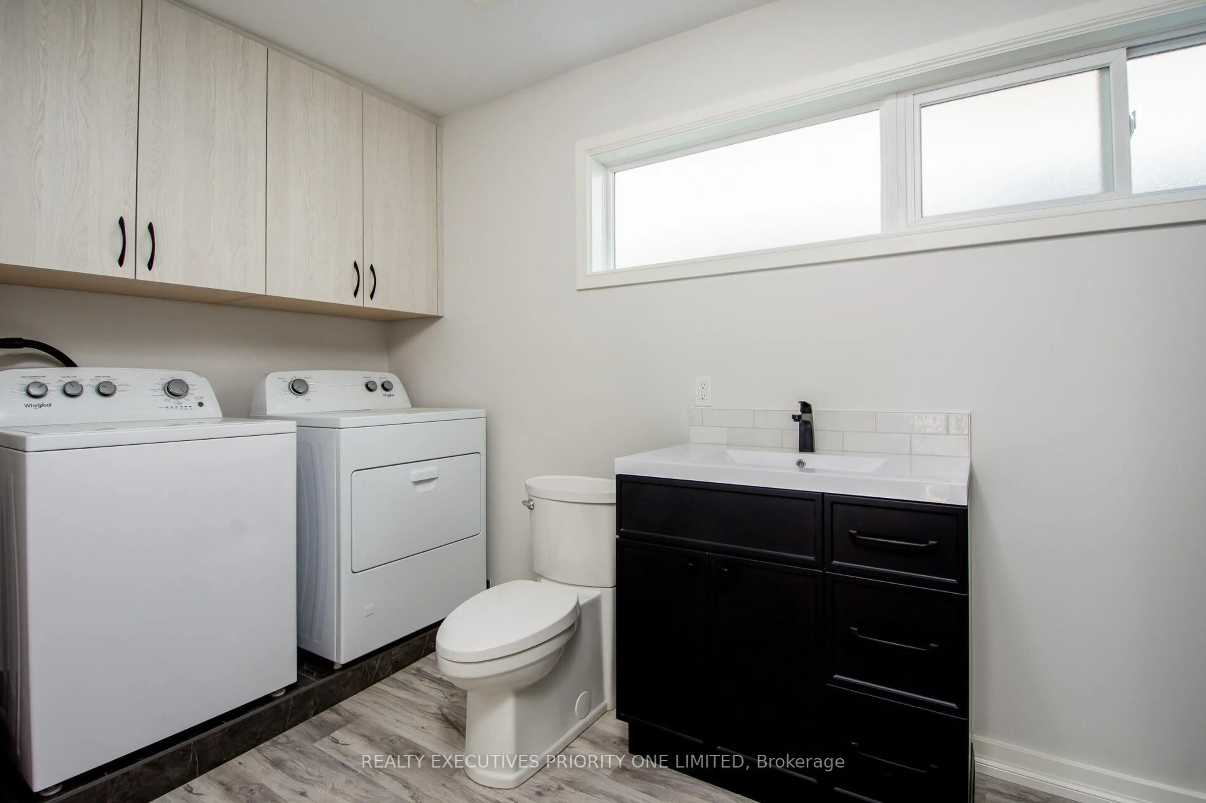 Laundry room for 152 Main St, Shelburne Ontario L0N 1S3