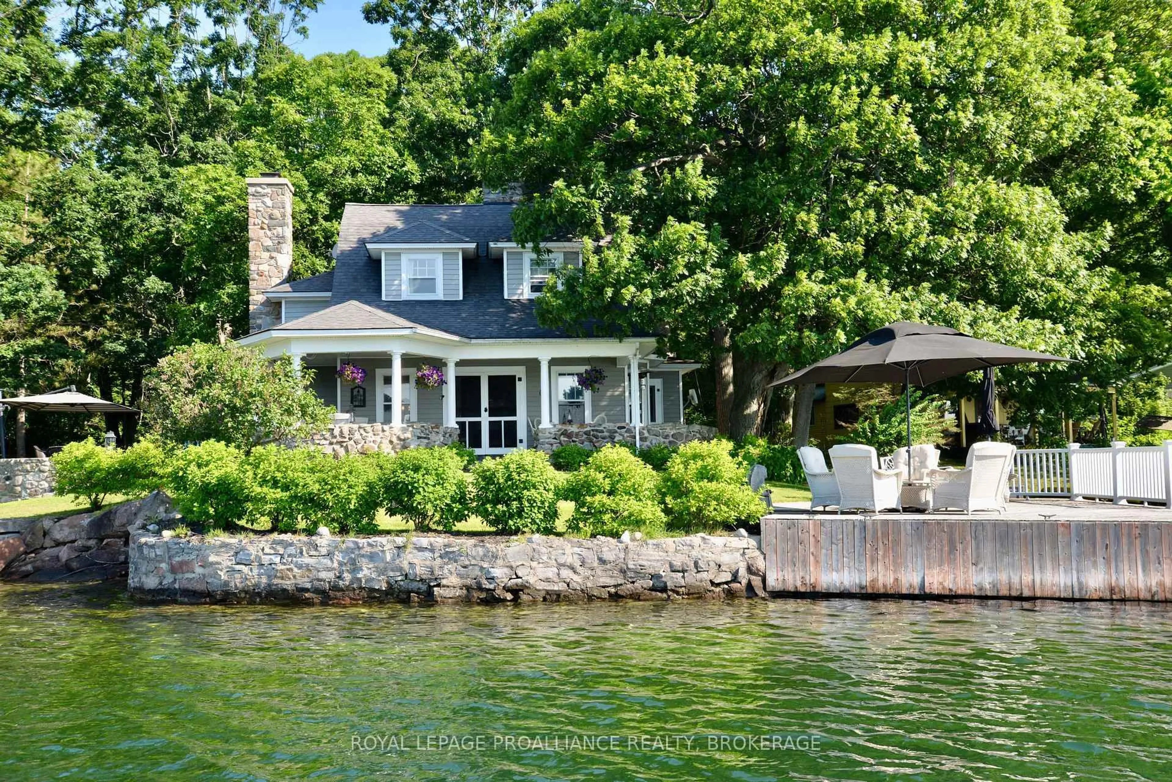 Unknown for 121 Tremont Park Island, Leeds and the Thousand Islands Ontario K7G 3C9