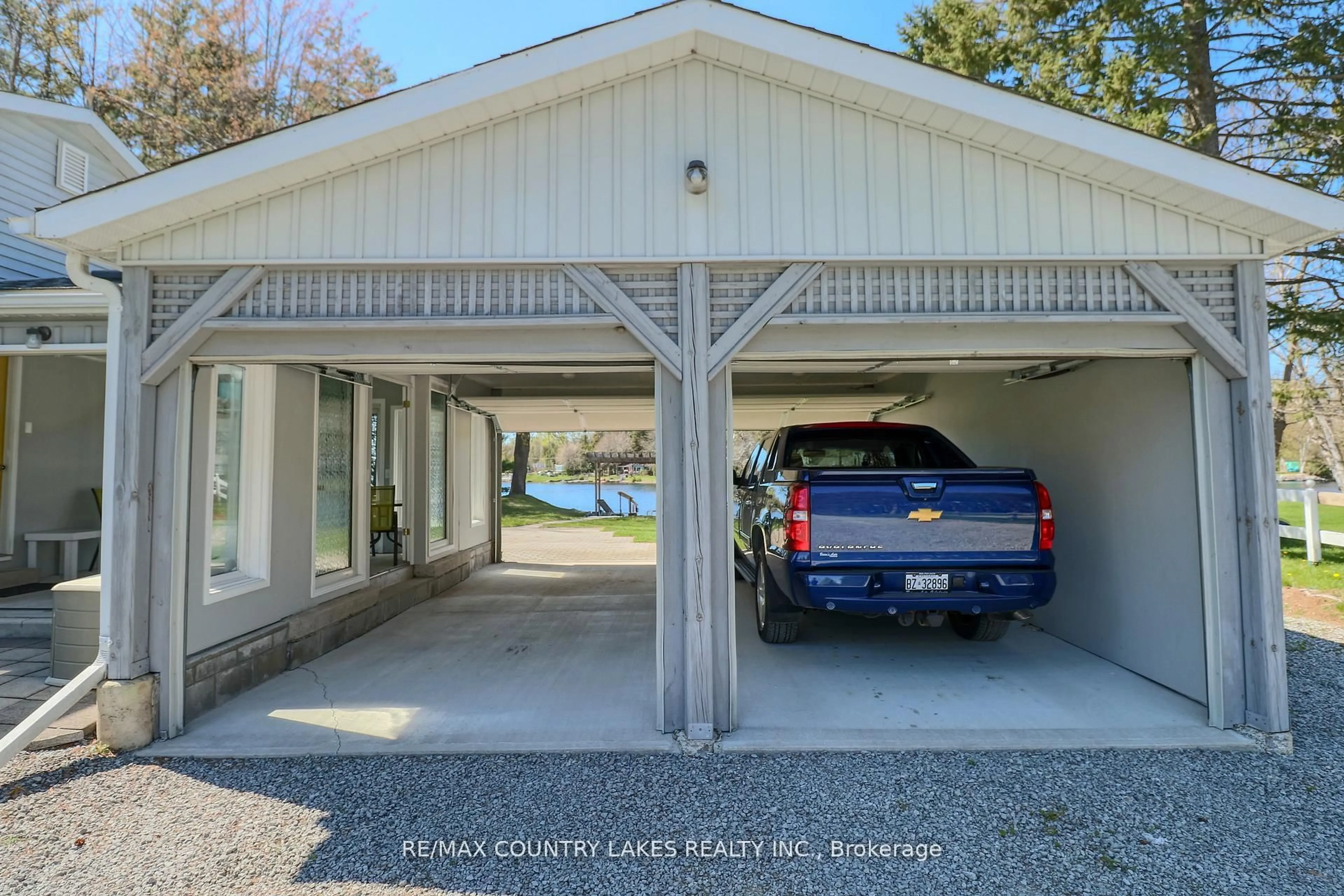 Indoor garage for 31 Portage Rd, Kawartha Lakes Ontario K0M 2T0