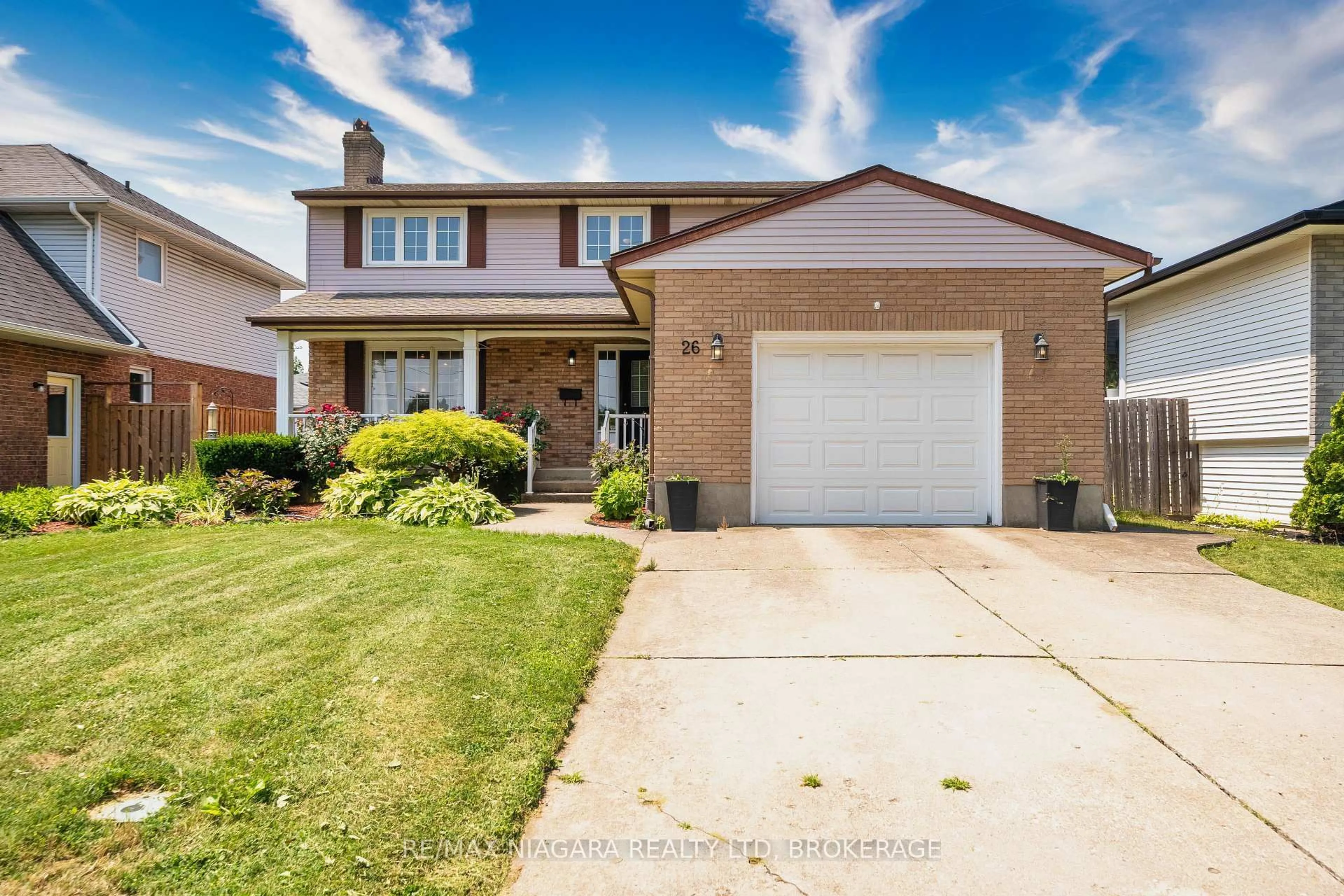 Home with brick exterior material, street for 26 CRESTCOMBE Rd, St. Catharines Ontario L2S 2J4