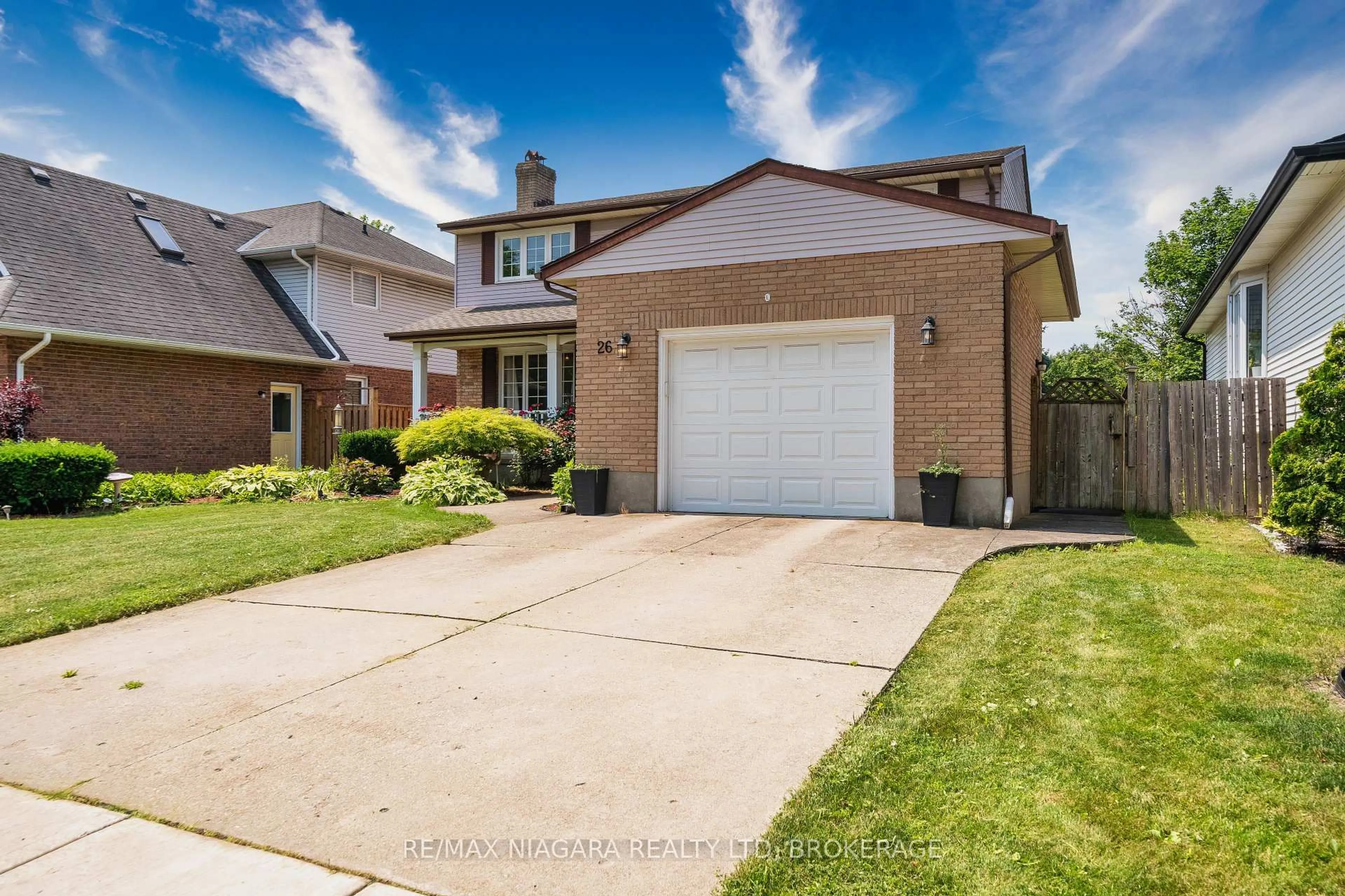 Home with brick exterior material, street for 26 CRESTCOMBE Rd, St. Catharines Ontario L2S 2J4
