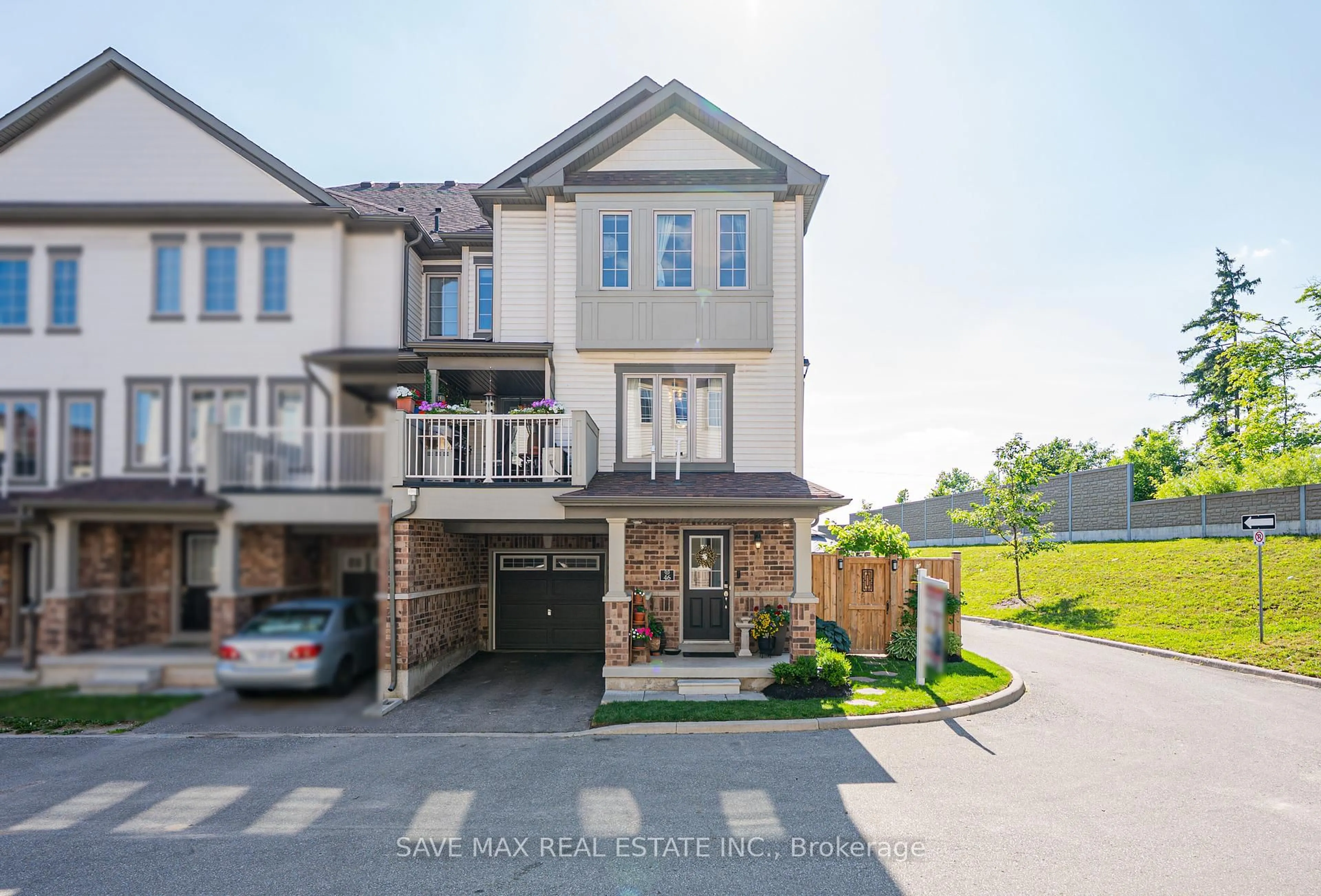 A pic from outside/outdoor area/front of a property/back of a property/a pic from drone, street for 420 Linden Dr #46, Cambridge Ontario N3H 0C6