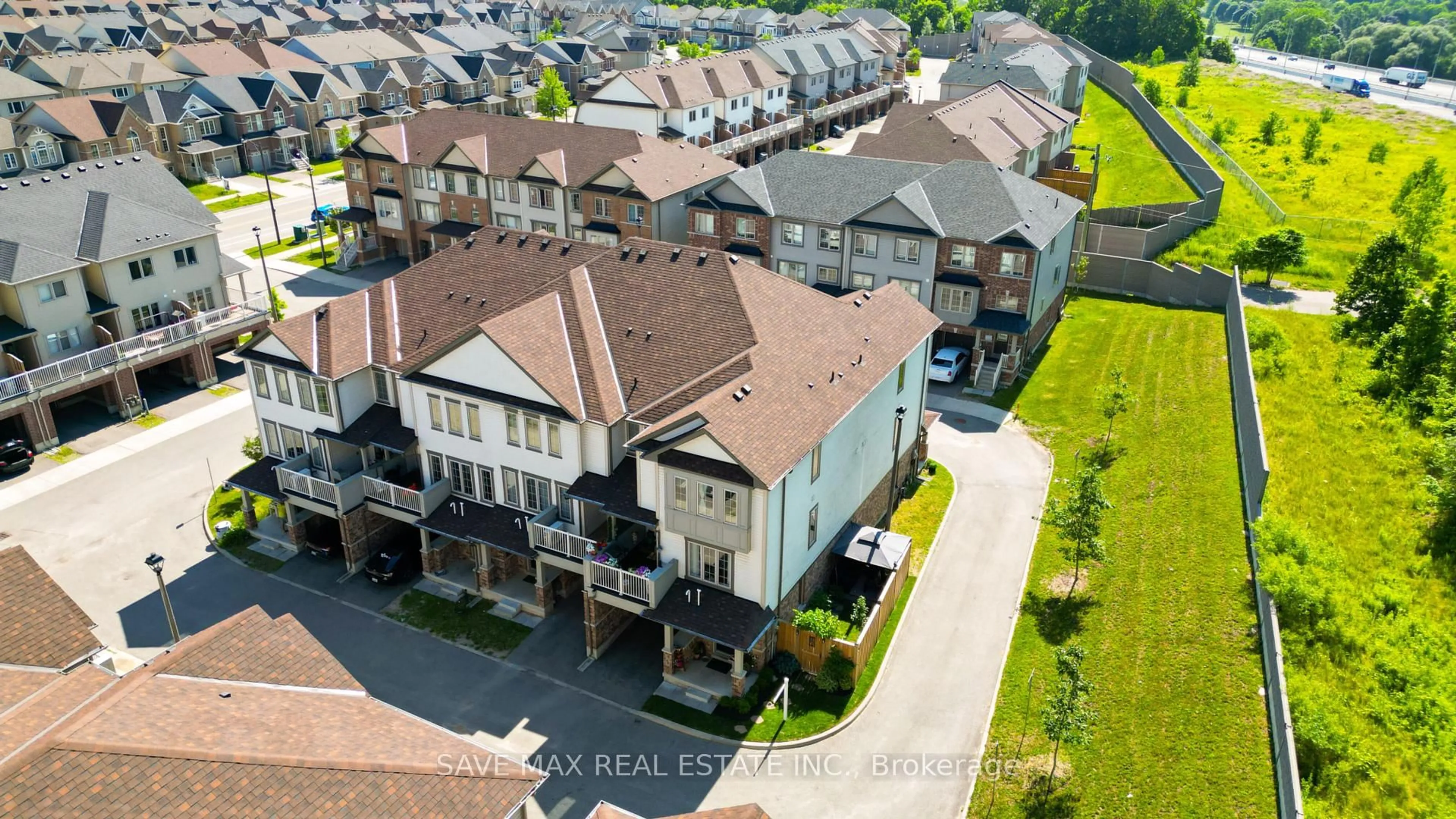 A pic from outside/outdoor area/front of a property/back of a property/a pic from drone, street for 420 Linden Dr #46, Cambridge Ontario N3H 0C6