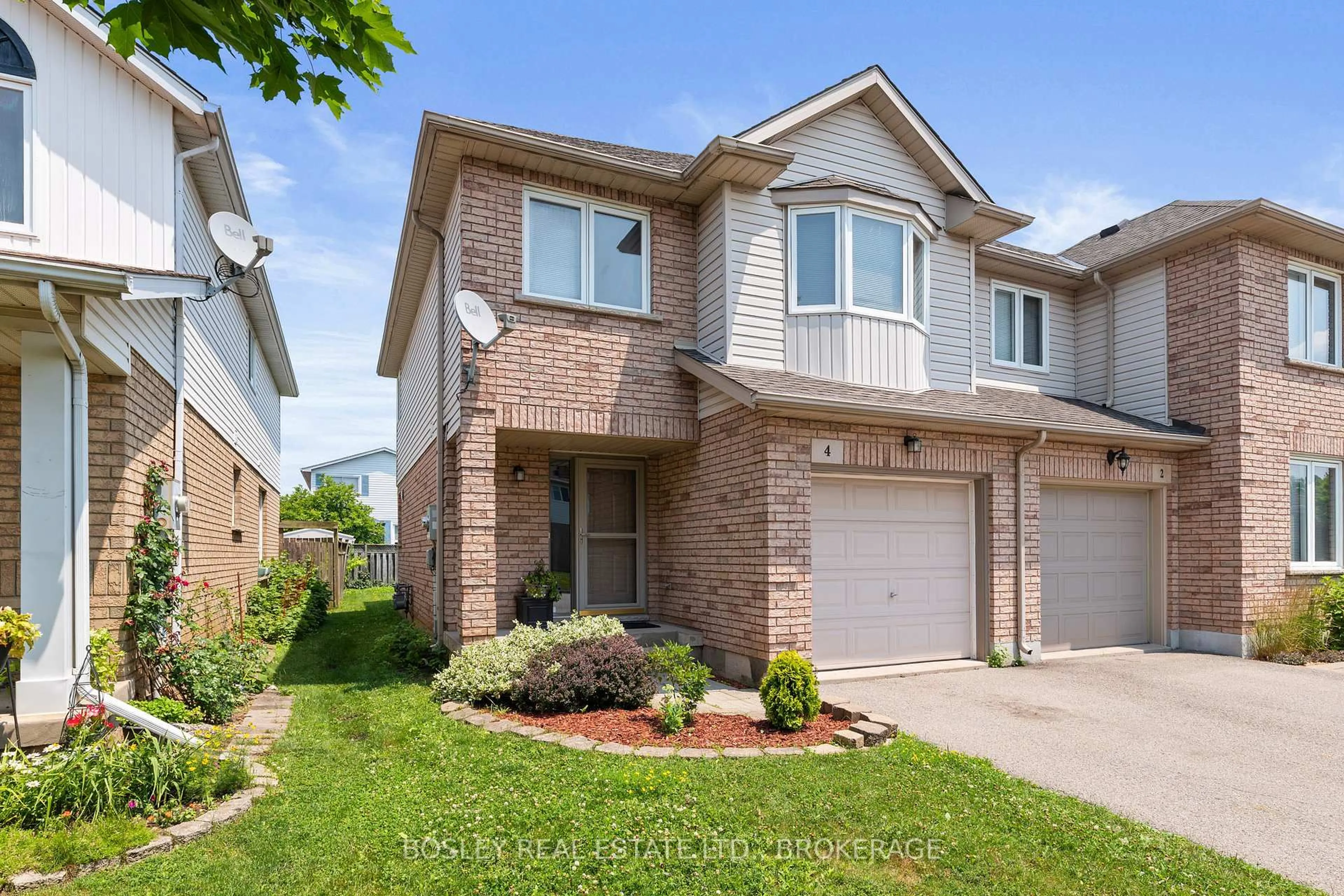 Home with brick exterior material, street for 4 Gonzalez Crt, Thorold Ontario L2V 5C1