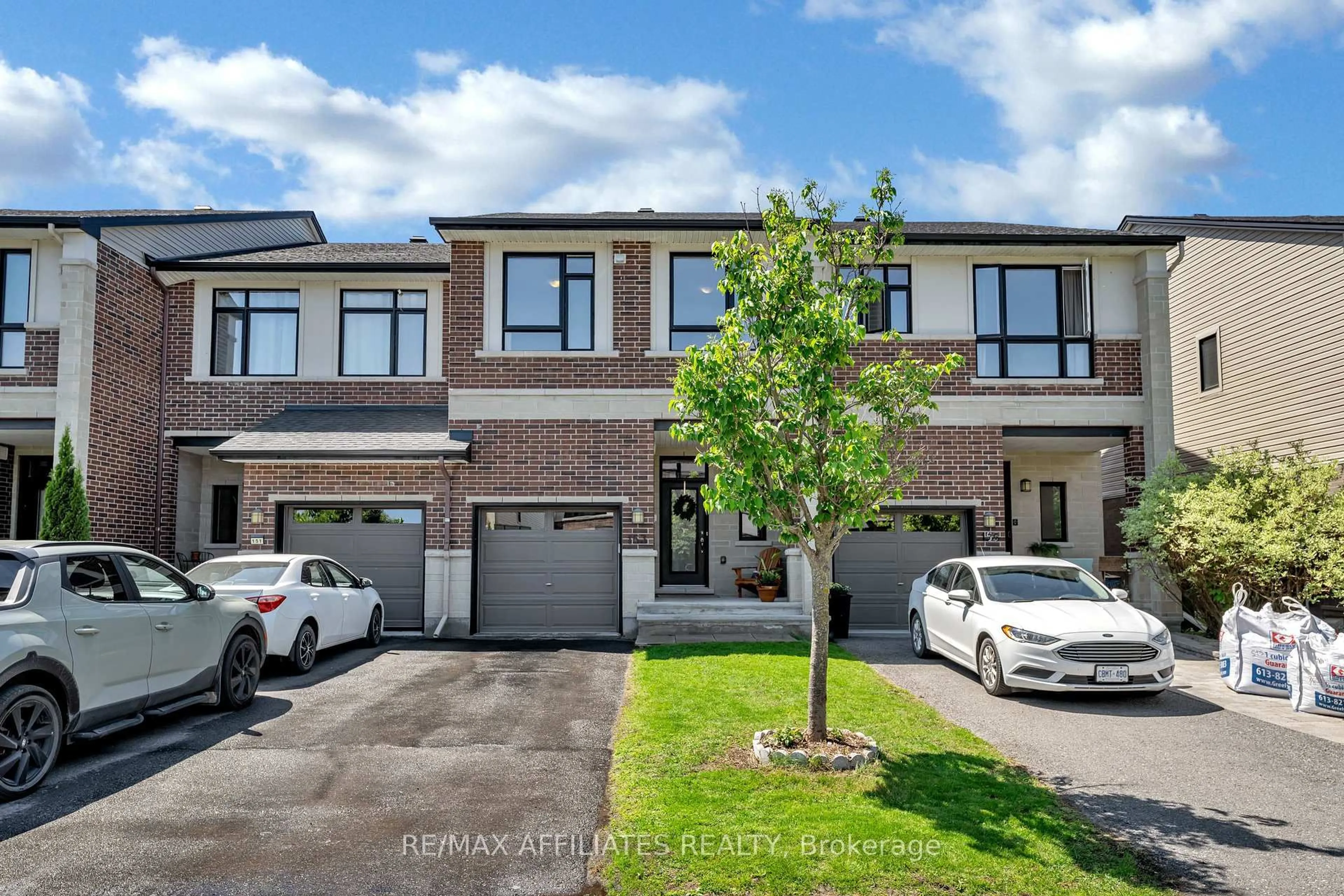 A pic from outside/outdoor area/front of a property/back of a property/a pic from drone, street for 153 Mattingly Way, Ottawa Ontario K4M 0C5