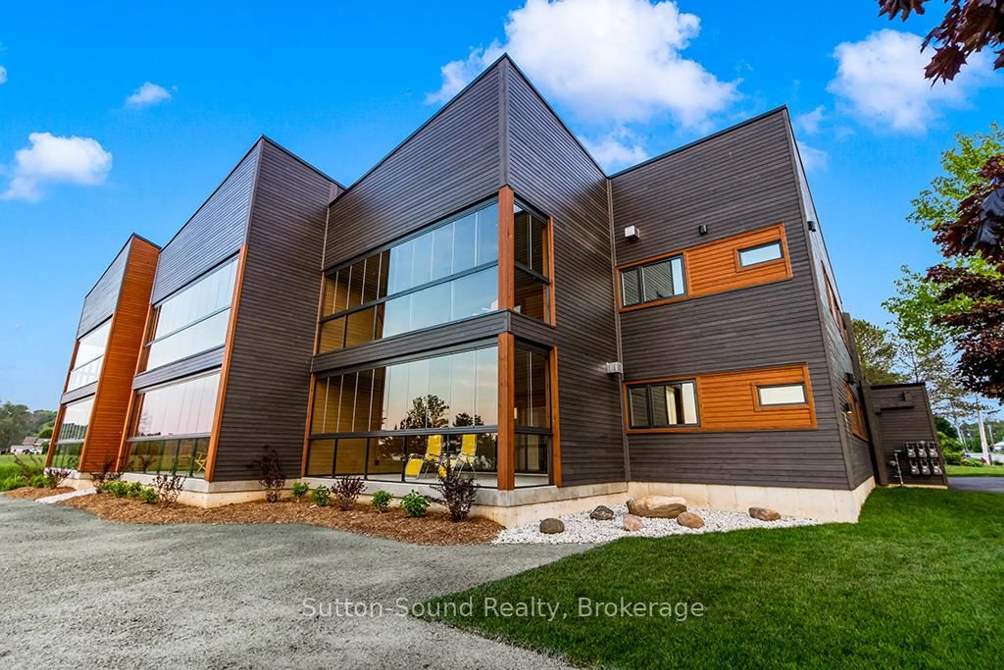 Unknown for 535 Isaac St #203, South Bruce Peninsula Ontario N0H 2T0