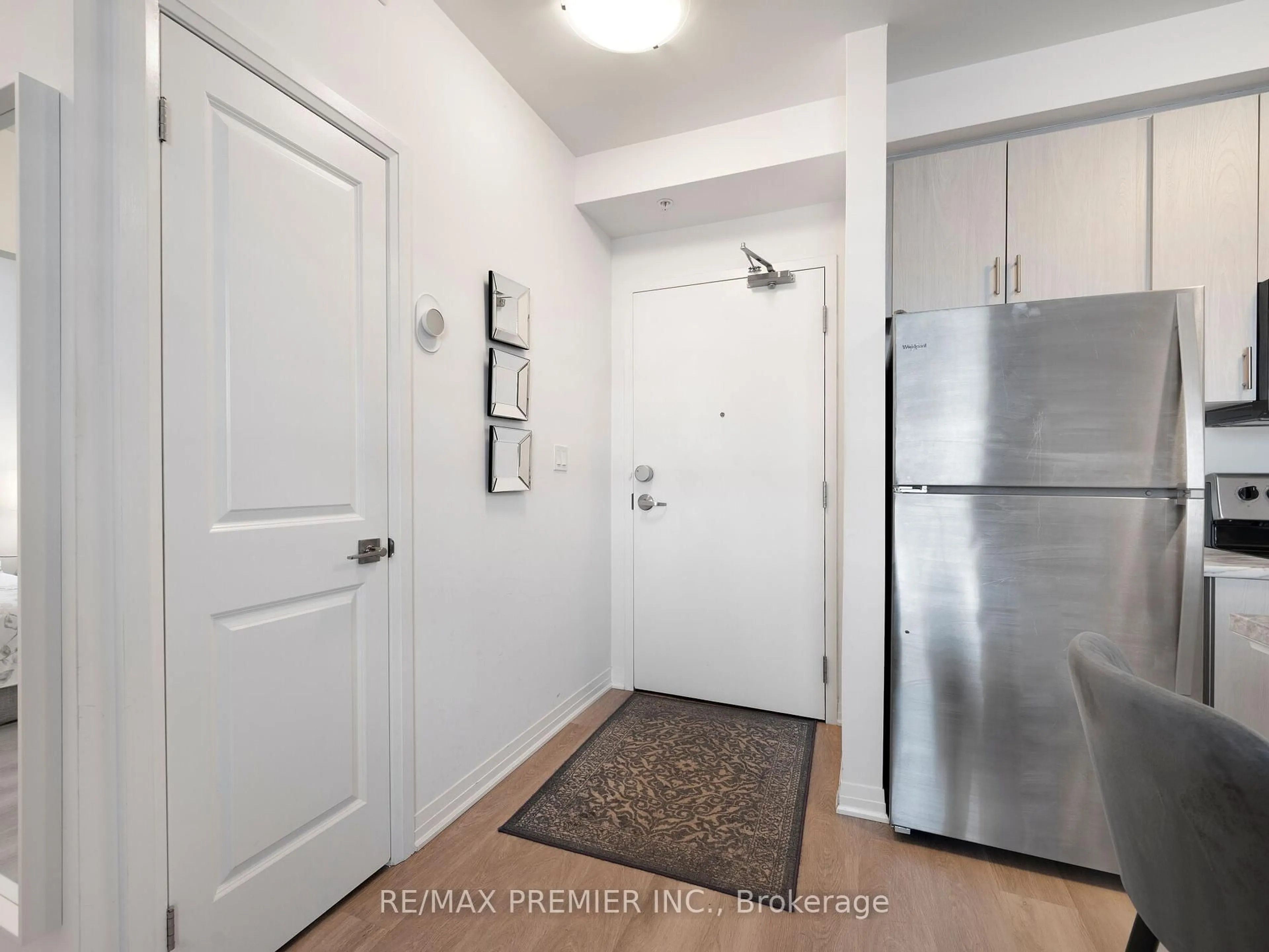Indoor entryway for 5 Hamilton St #205, Hamilton Ontario L8B 2A4