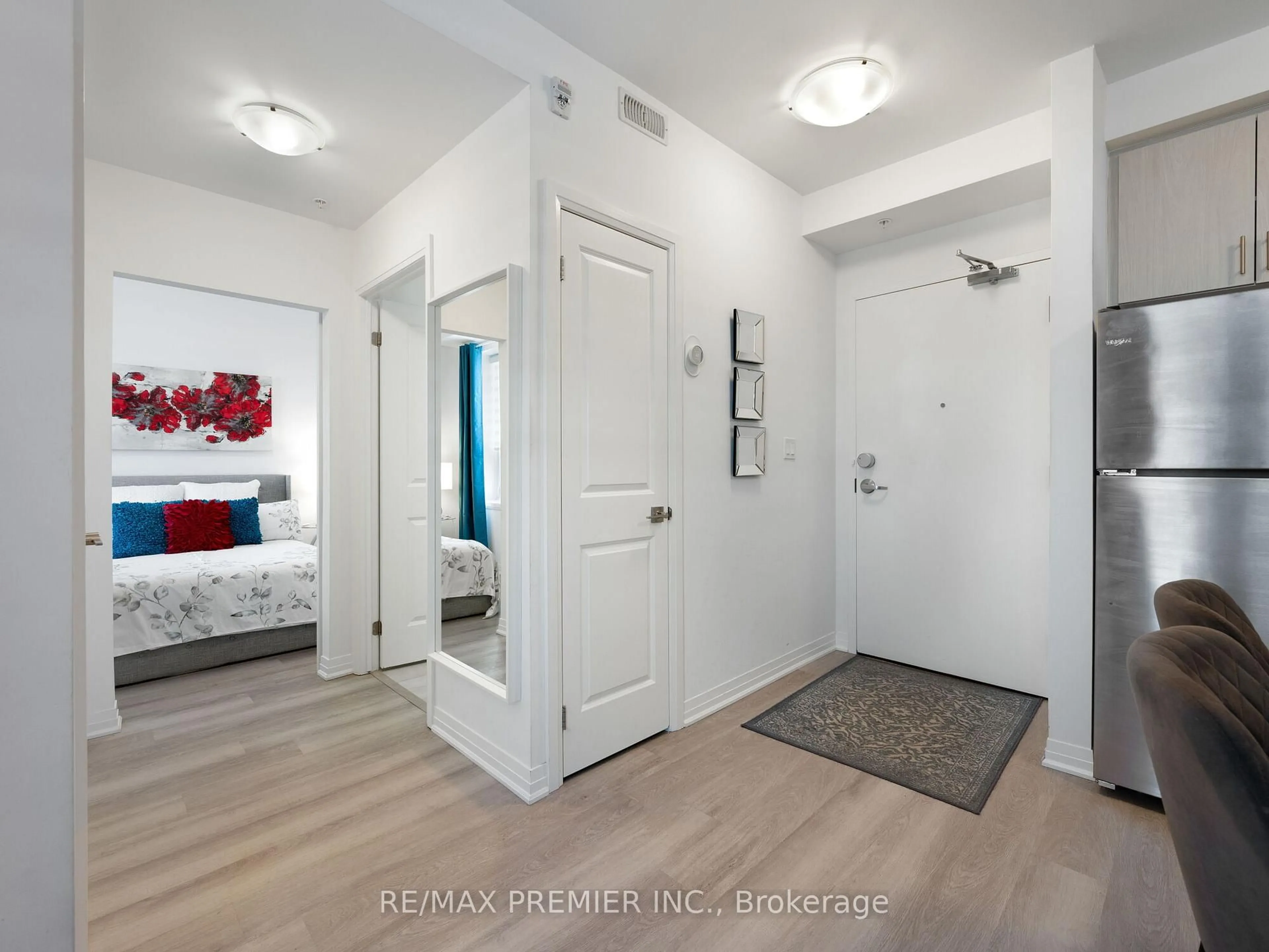 Indoor entryway for 5 Hamilton St #205, Hamilton Ontario L8B 2A4
