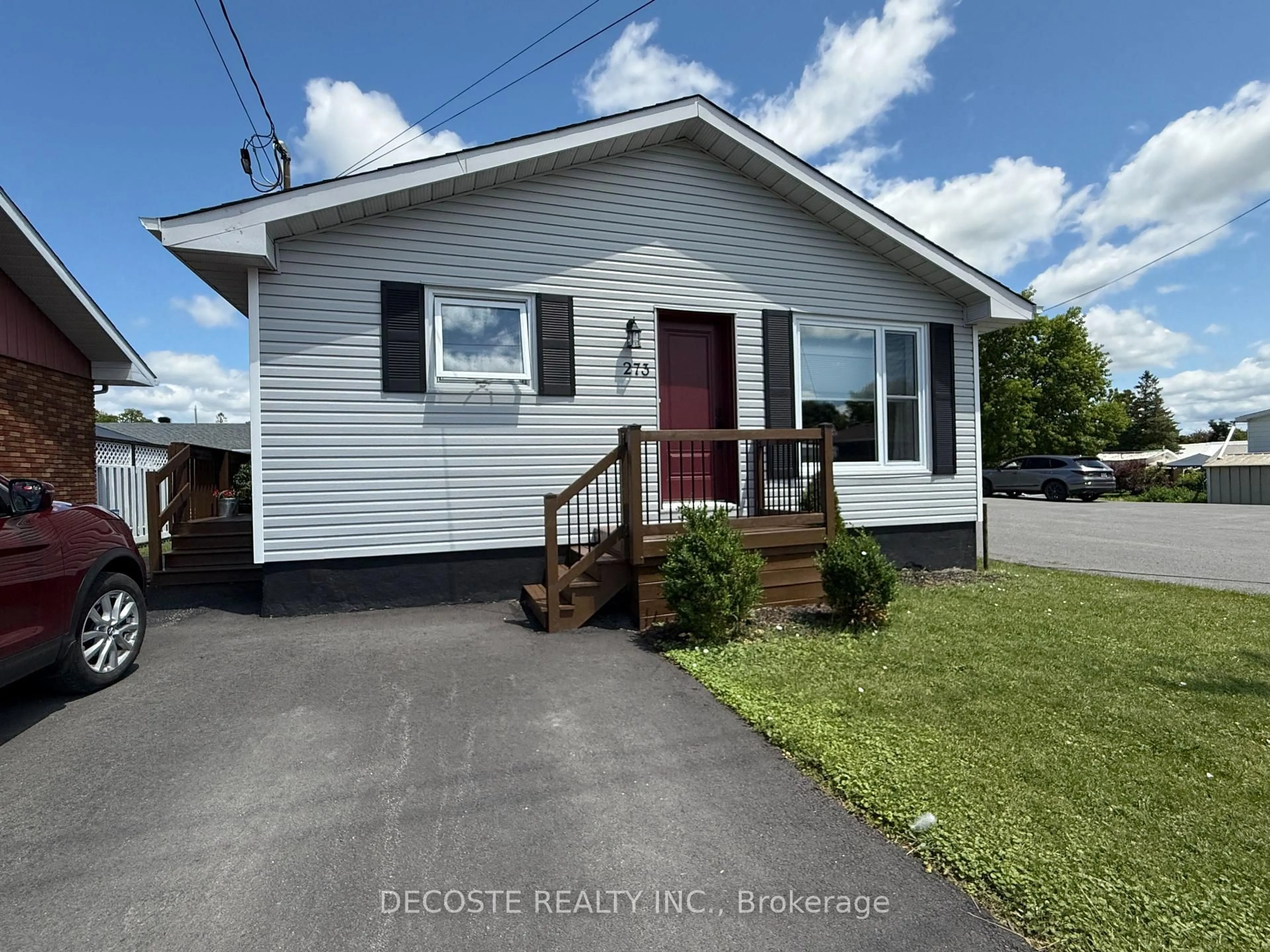 Home with vinyl exterior material, street for 273 Main St, North Glengarry Ontario K0C 1A0
