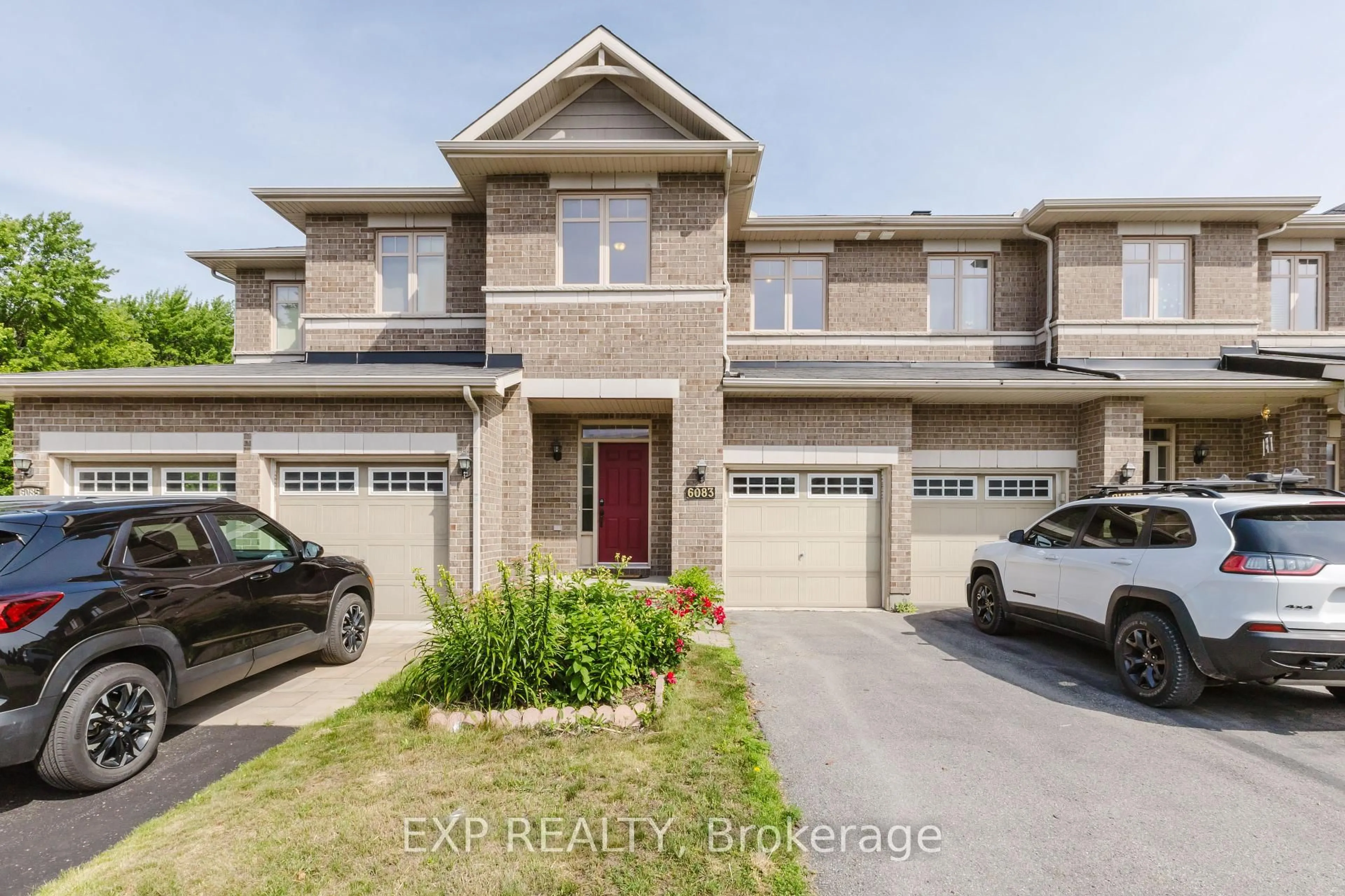 A pic from outside/outdoor area/front of a property/back of a property/a pic from drone, street for 6083 North Bluff Dr, Ottawa Ontario K1V 2L6