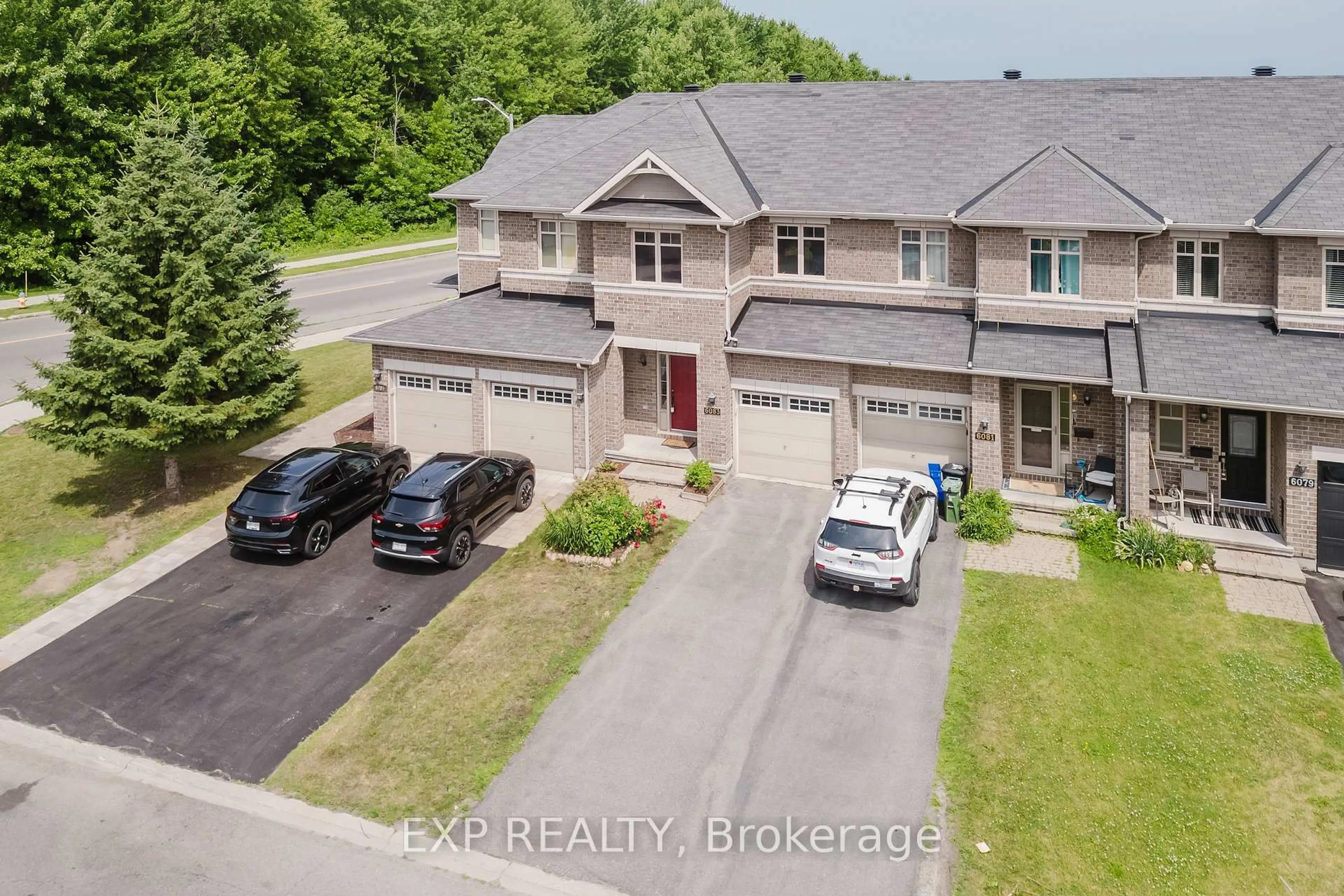 A pic from outside/outdoor area/front of a property/back of a property/a pic from drone, street for 6083 North Bluff Dr, Ottawa Ontario K1V 2L6