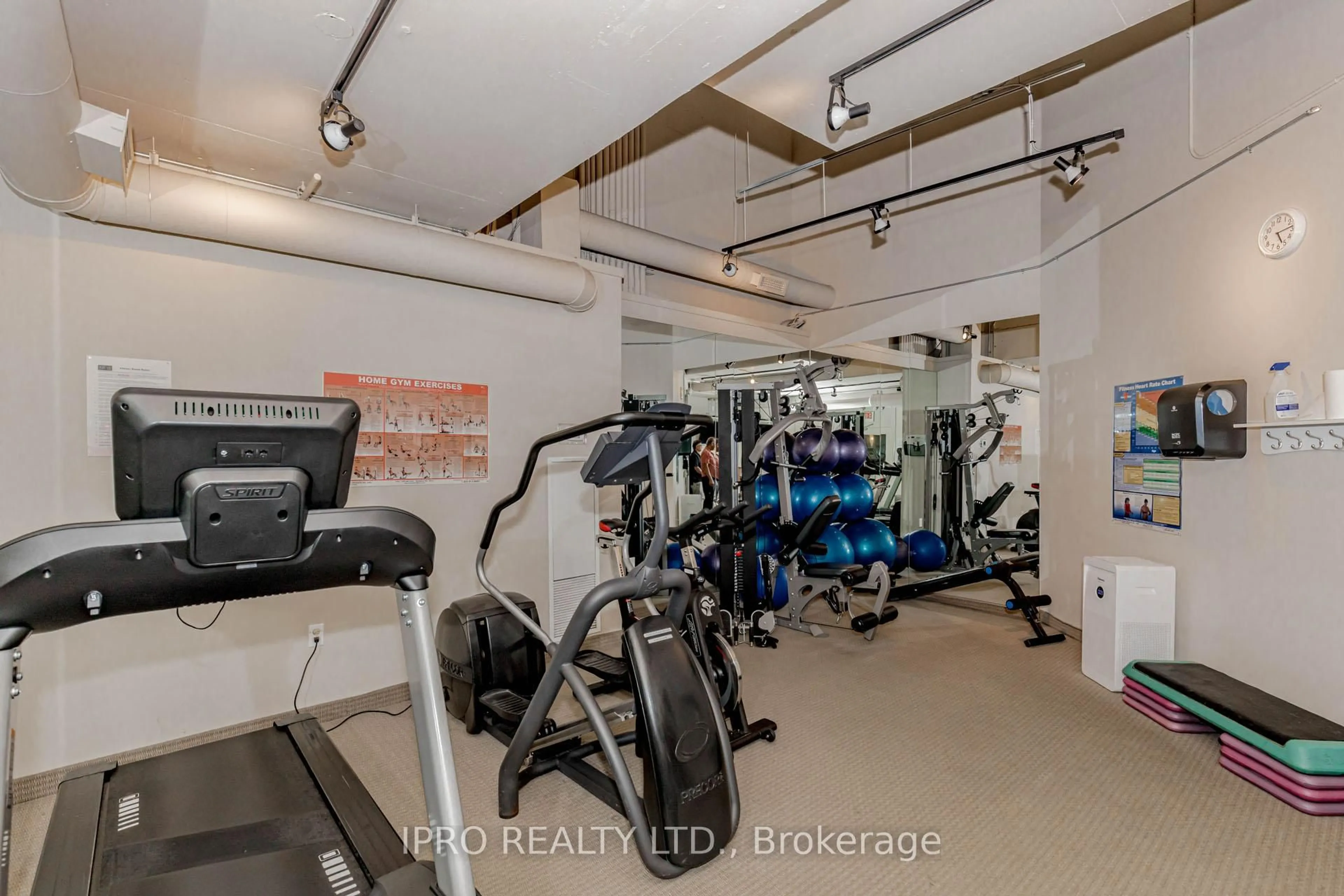 Gym or fitness room for 66 Bay St #107, Hamilton Ontario L8P 4Z6