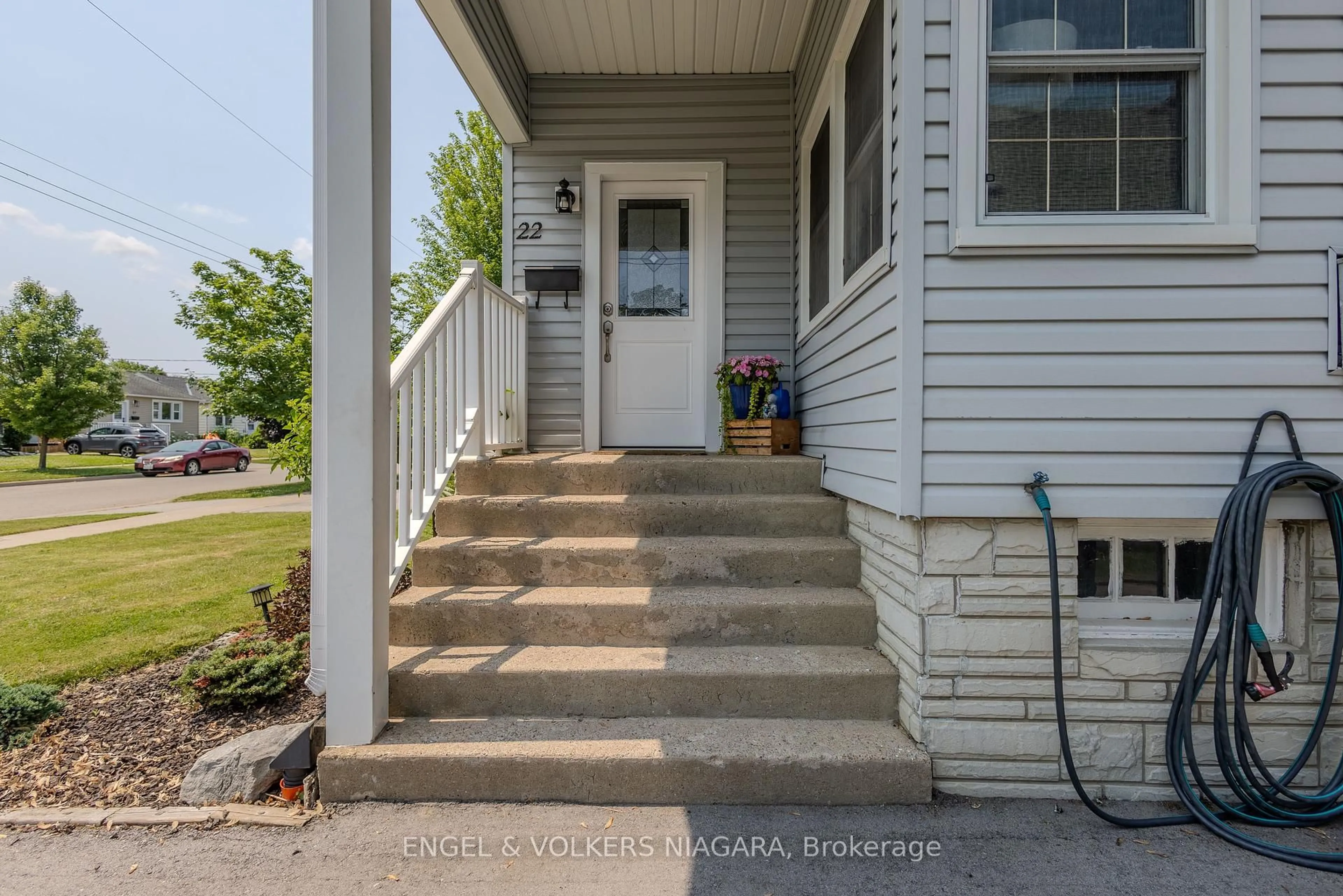 Unknown for 22 Bridge St, St. Catharines Ontario L2S 2V8