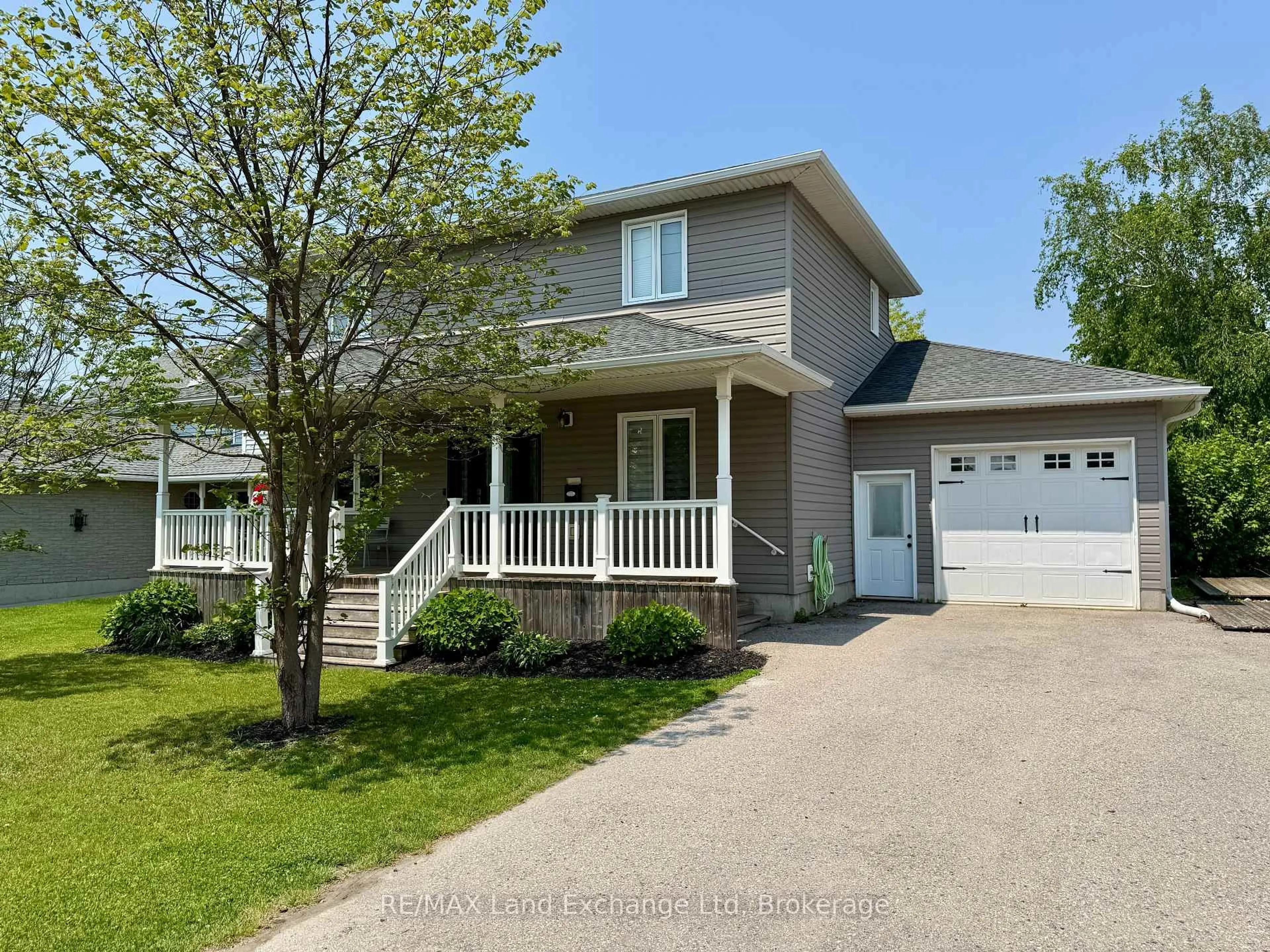 Home with vinyl exterior material, street for 91 Park St, Goderich Ontario N7A 1K9