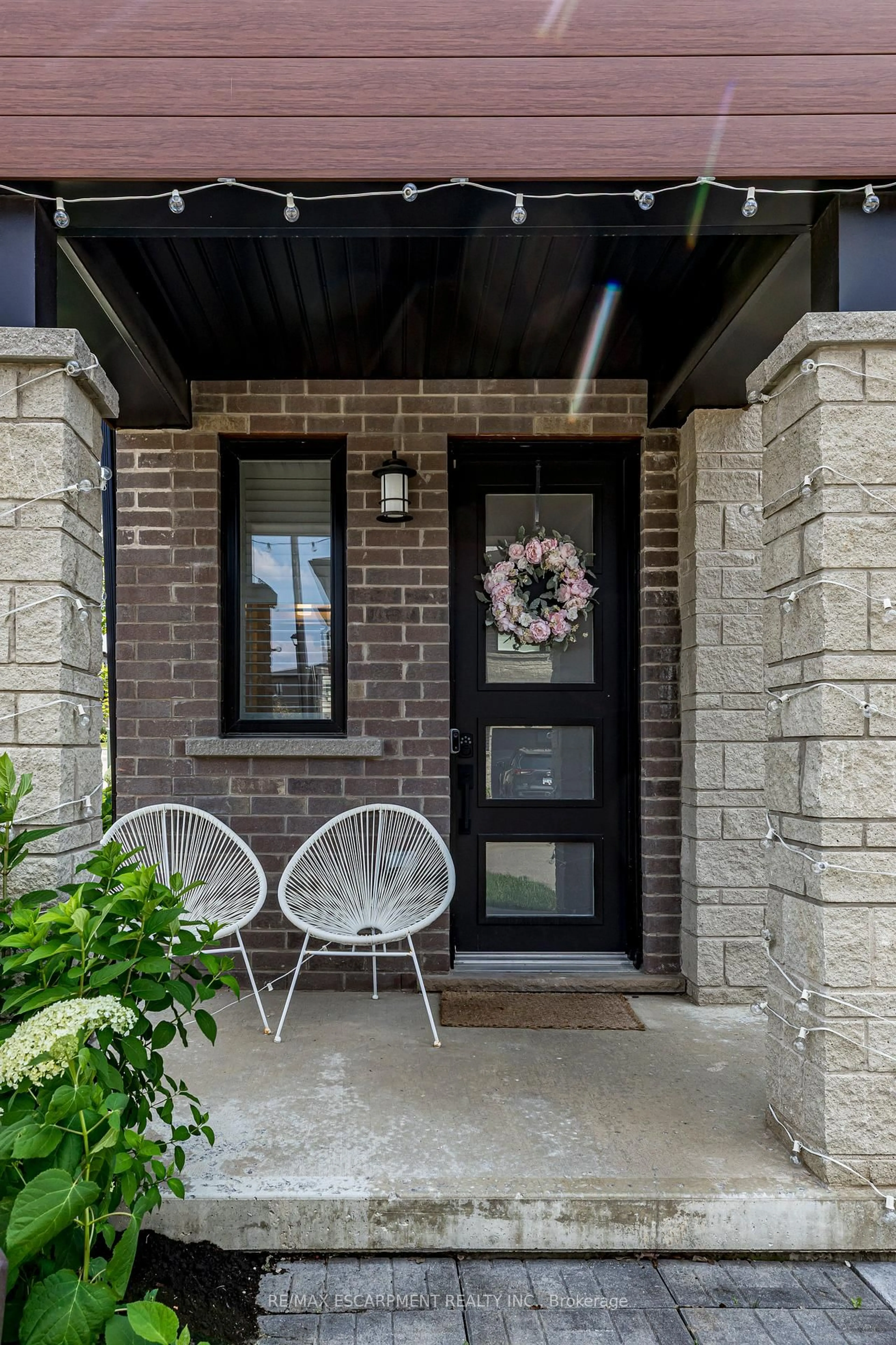 Indoor entryway for 31 Southam Lane, Hamilton Ontario L9C 0E9