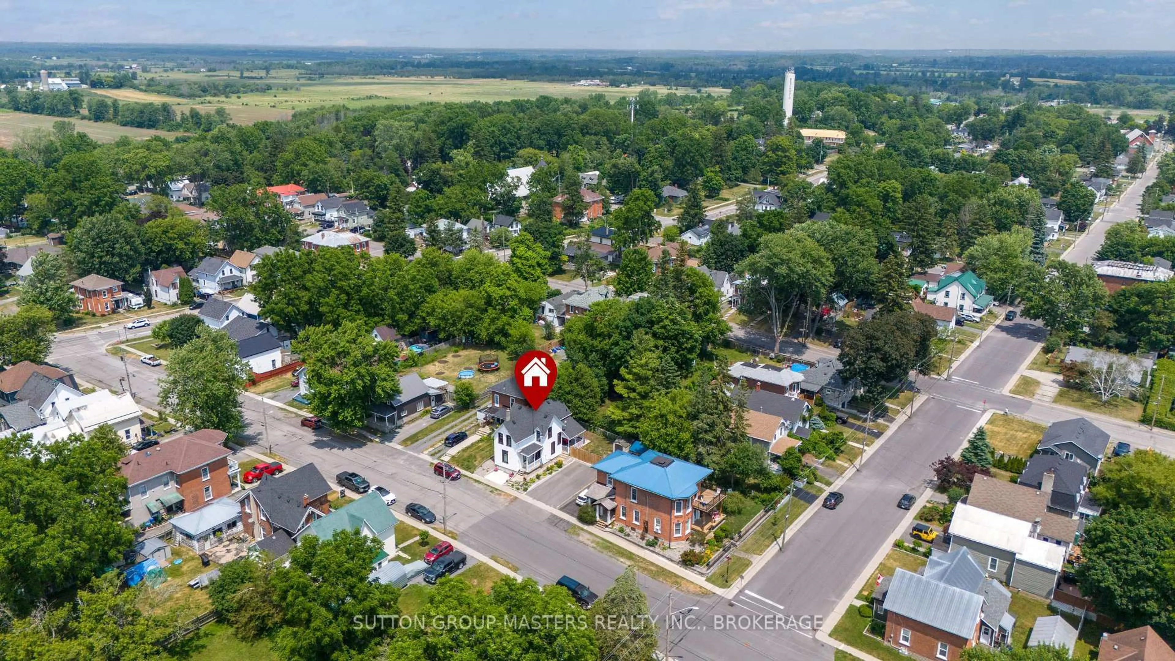 A pic from outside/outdoor area/front of a property/back of a property/a pic from drone, unknown for 120 Green St, Deseronto Ontario K0K 1X0