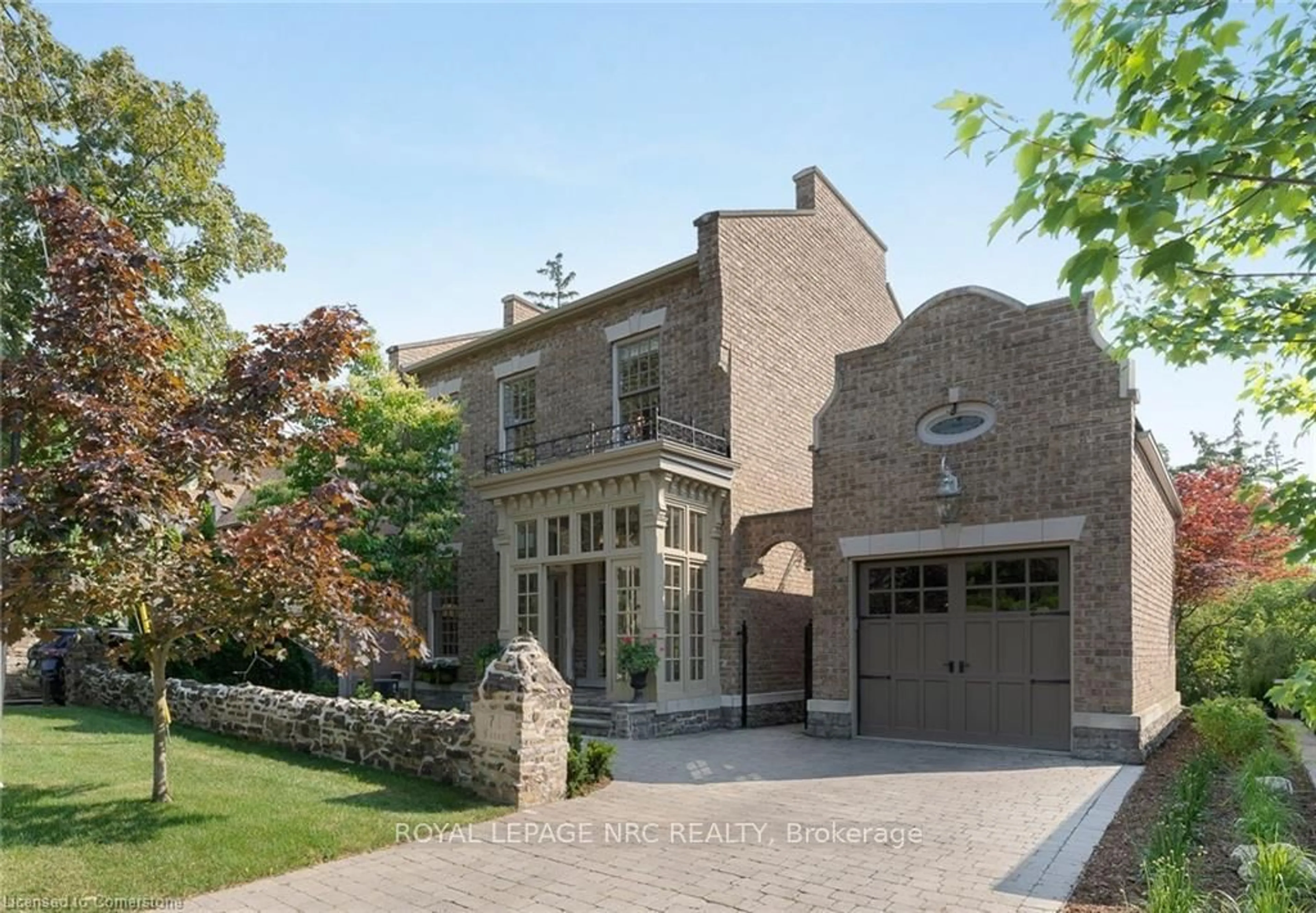 Home with brick exterior material, street for 71 Yates St, St. Catharines Ontario L2R 5R7