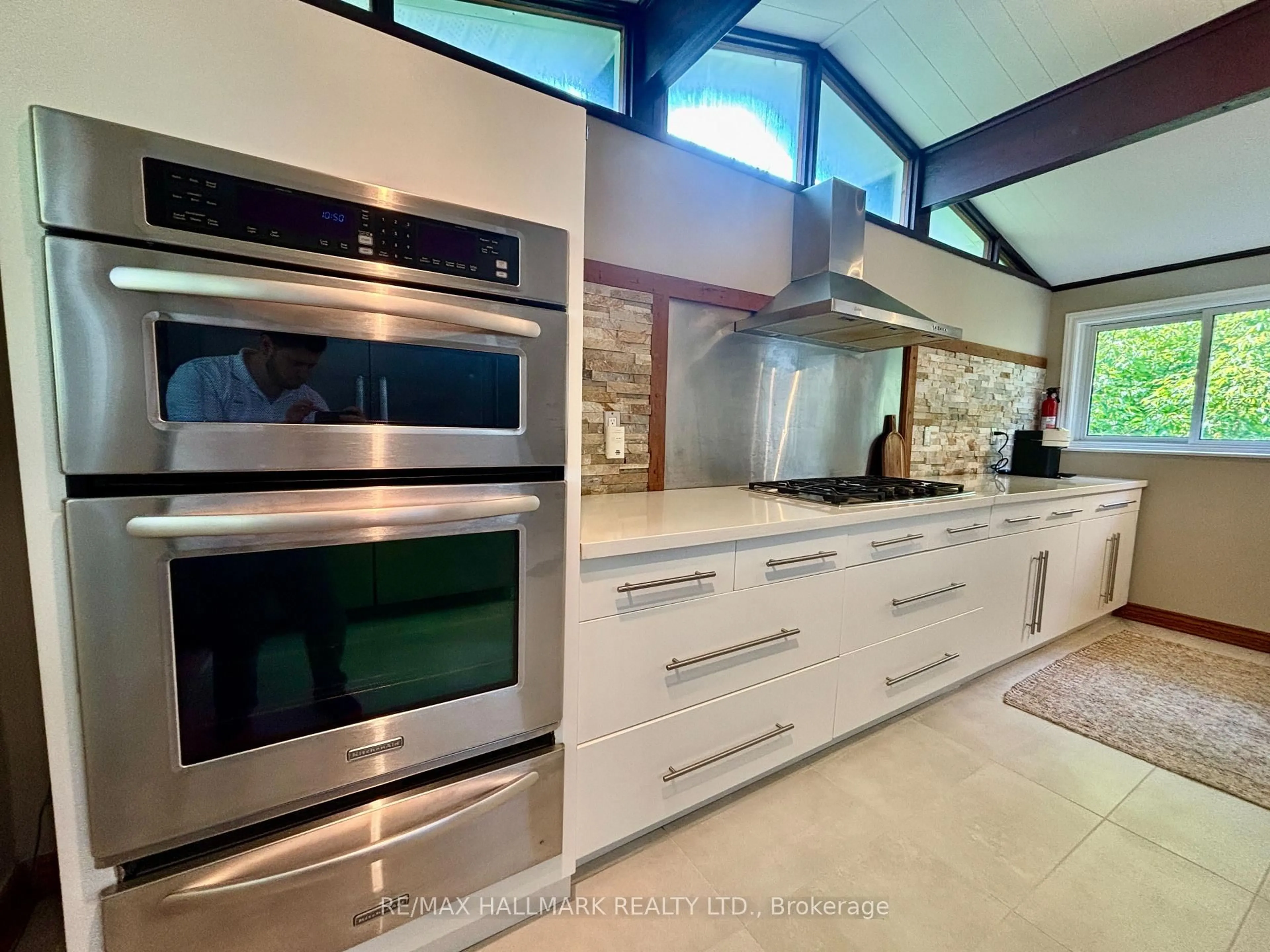 Contemporary kitchen, ceramic/tile floor for 209892 Highway 26, Blue Mountains Ontario L9Y 0L1