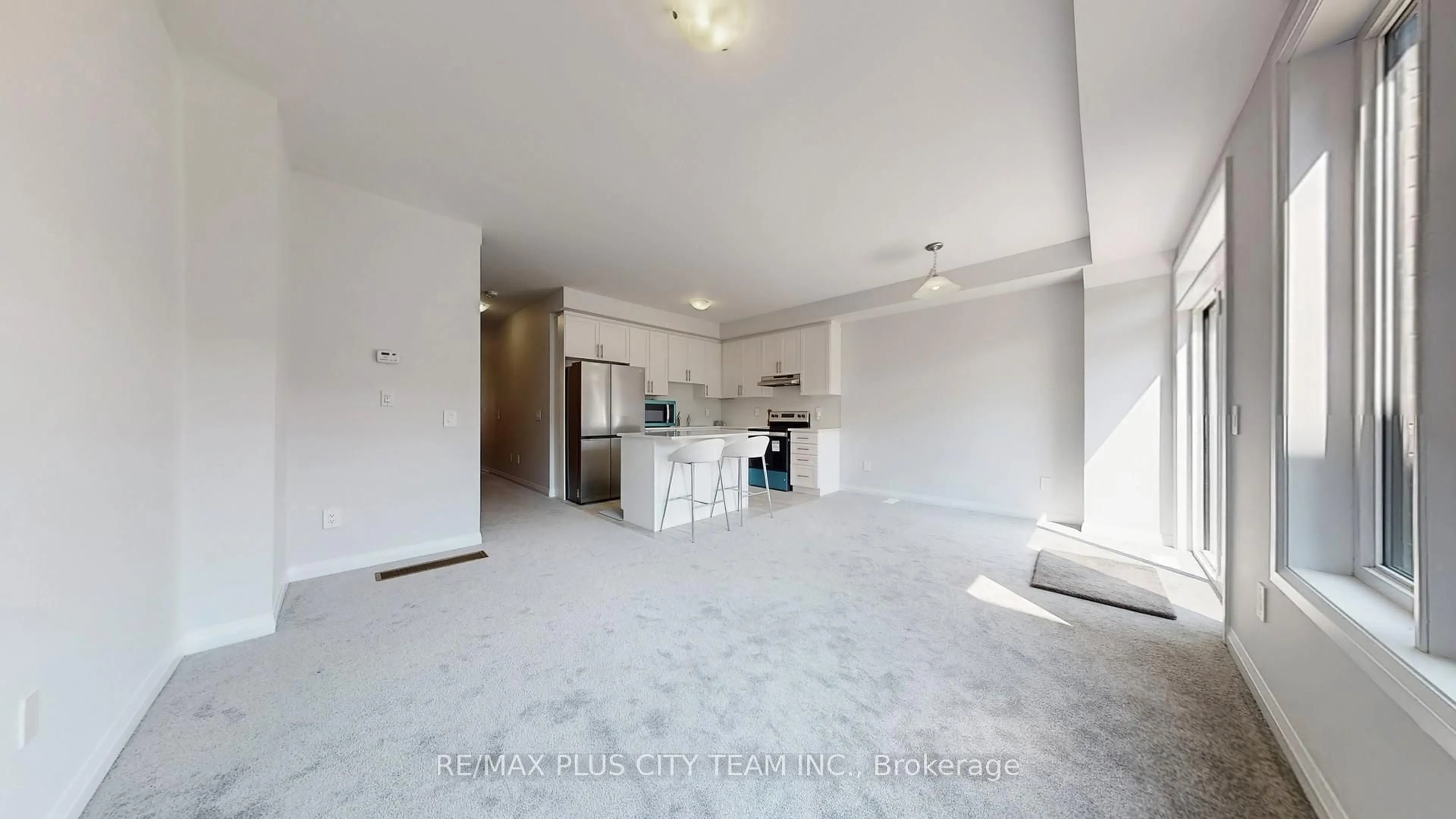 Open concept kitchen, unknown for 32 Keenan St, Kawartha Lakes Ontario K9V 6C2