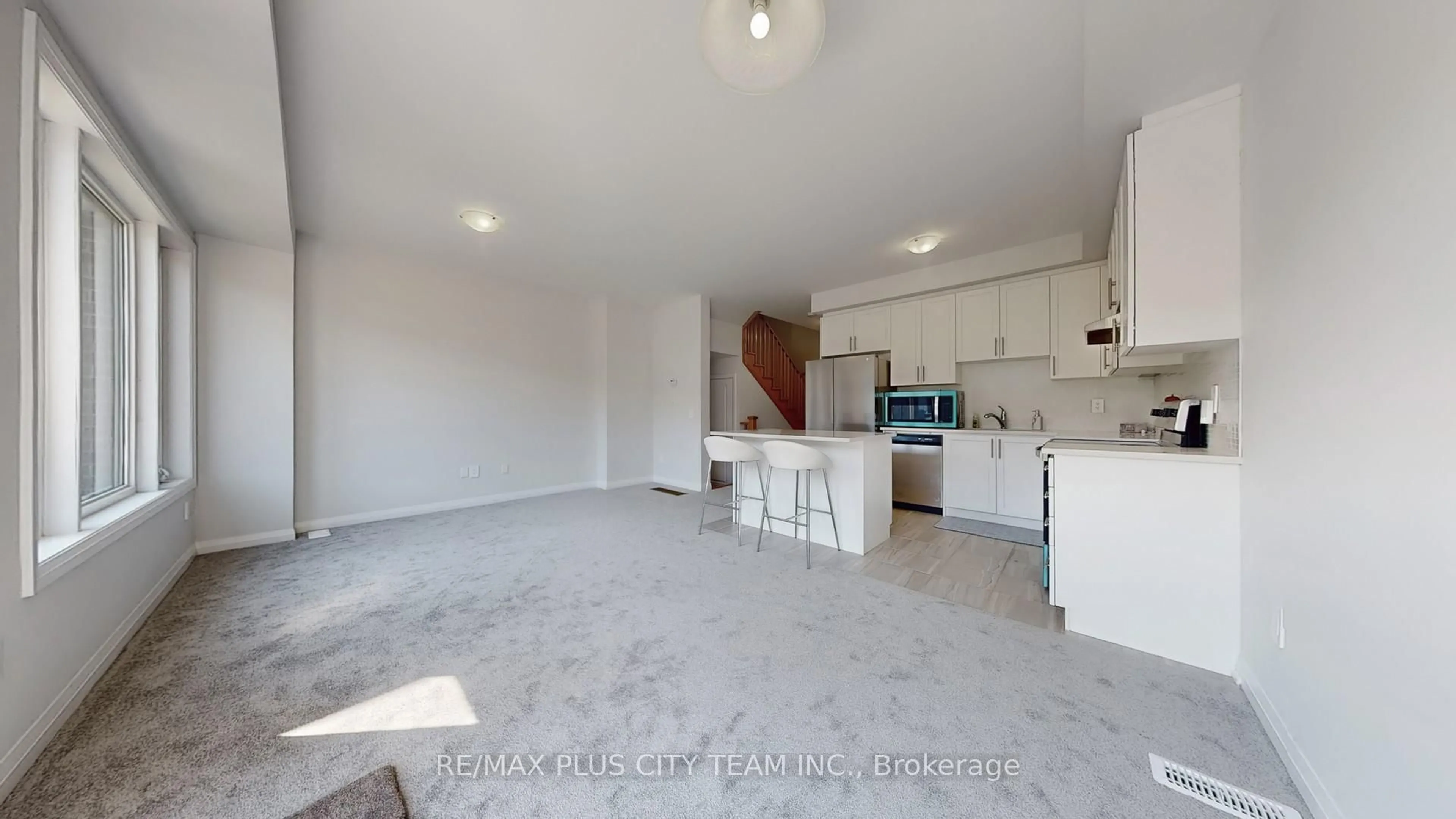 Open concept kitchen, unknown for 32 Keenan St, Kawartha Lakes Ontario K9V 6C2