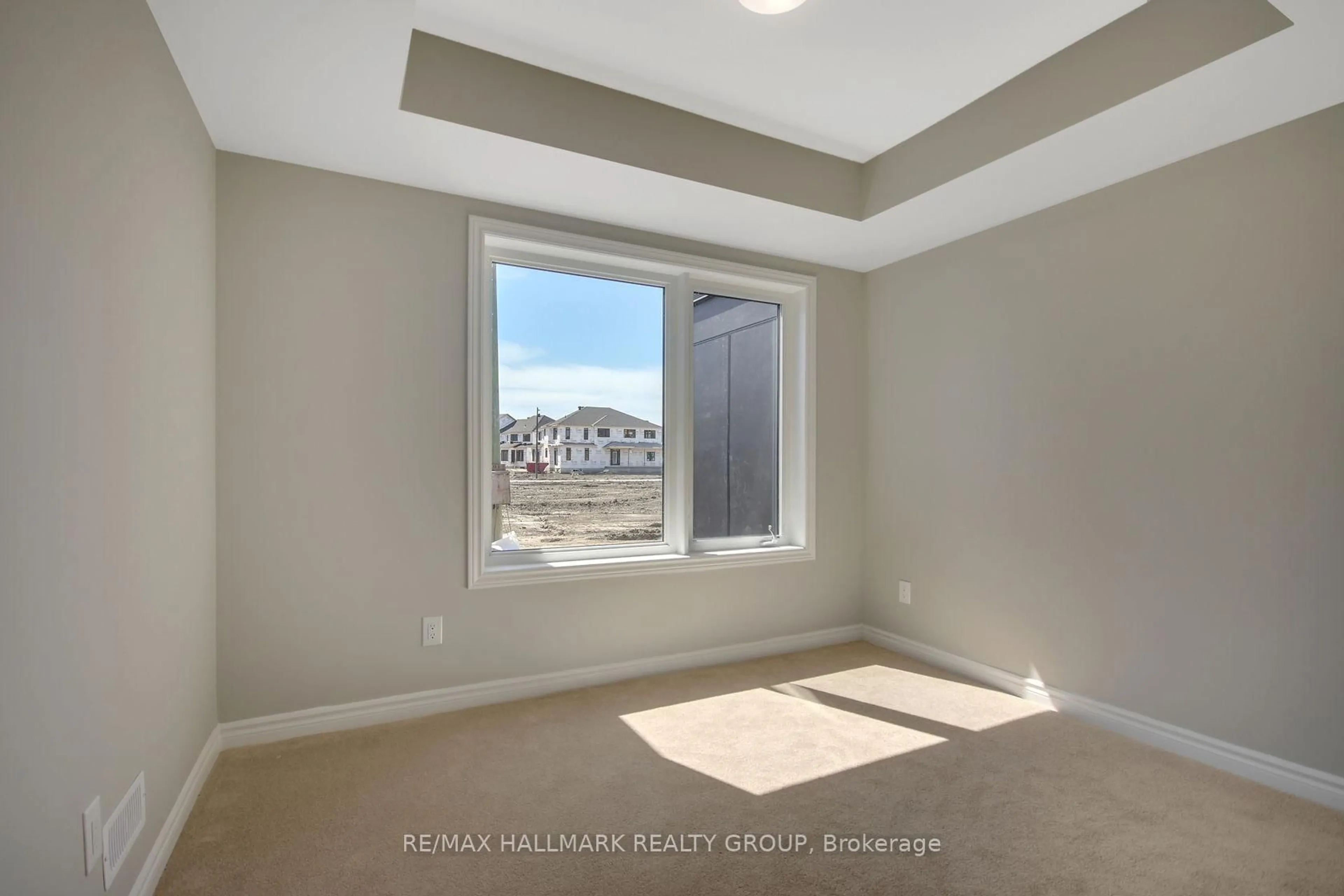 A pic of a room for 92 Kyanite Lane, Ottawa Ontario K2J 7B4