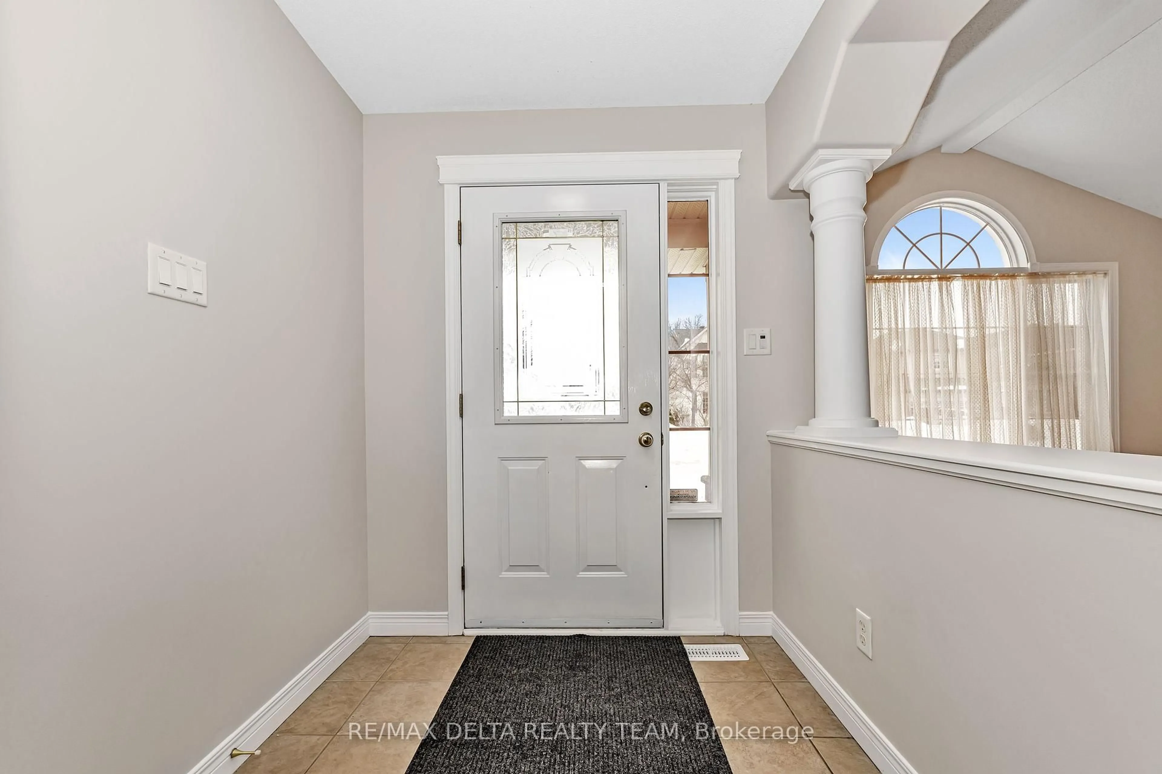 Indoor entryway for 5 Bentgrass Green, Ottawa Ontario K2J 4Y1