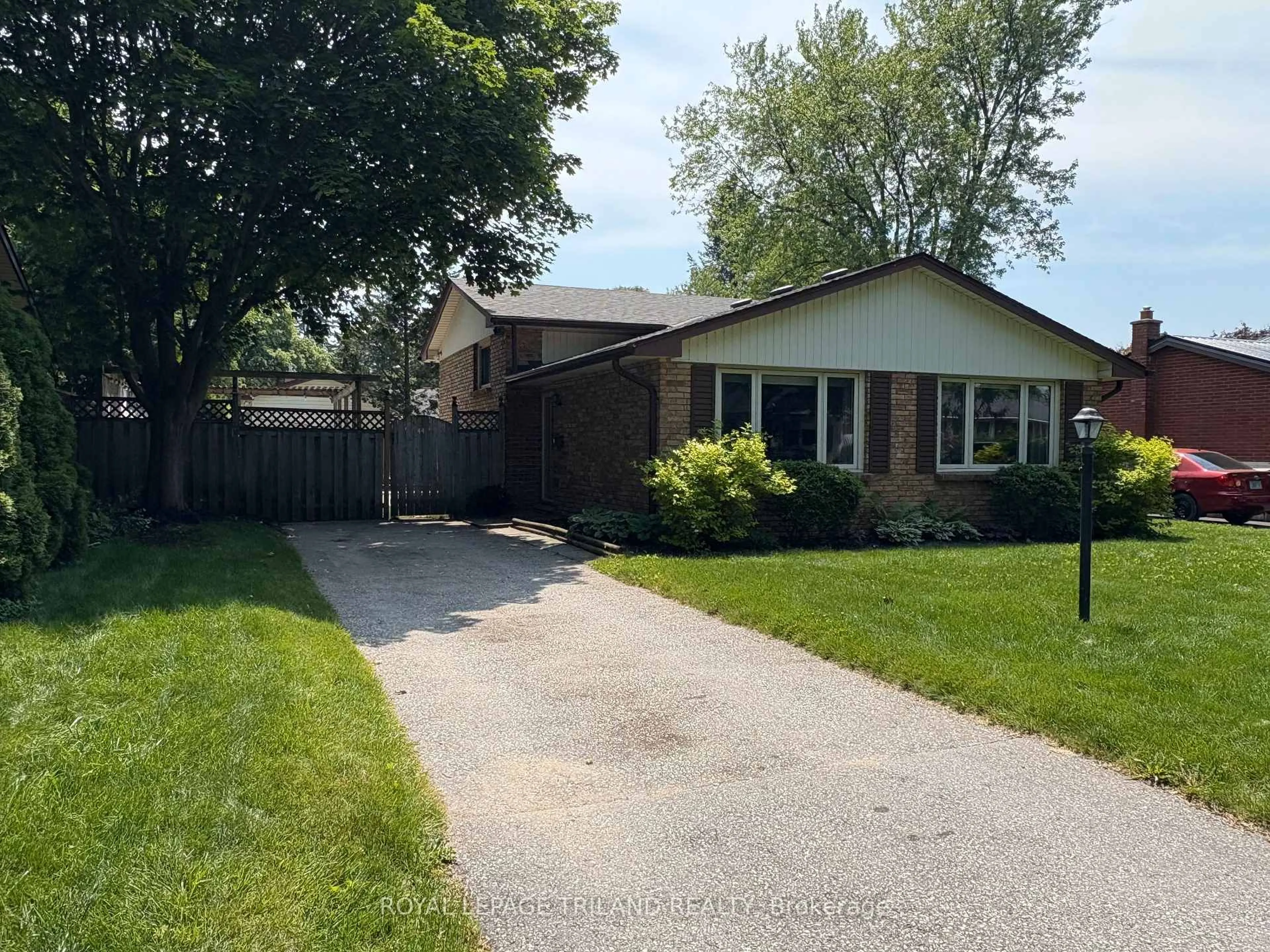 Unknown for 44 TWEED Cres, London North Ontario N5X 1Z4