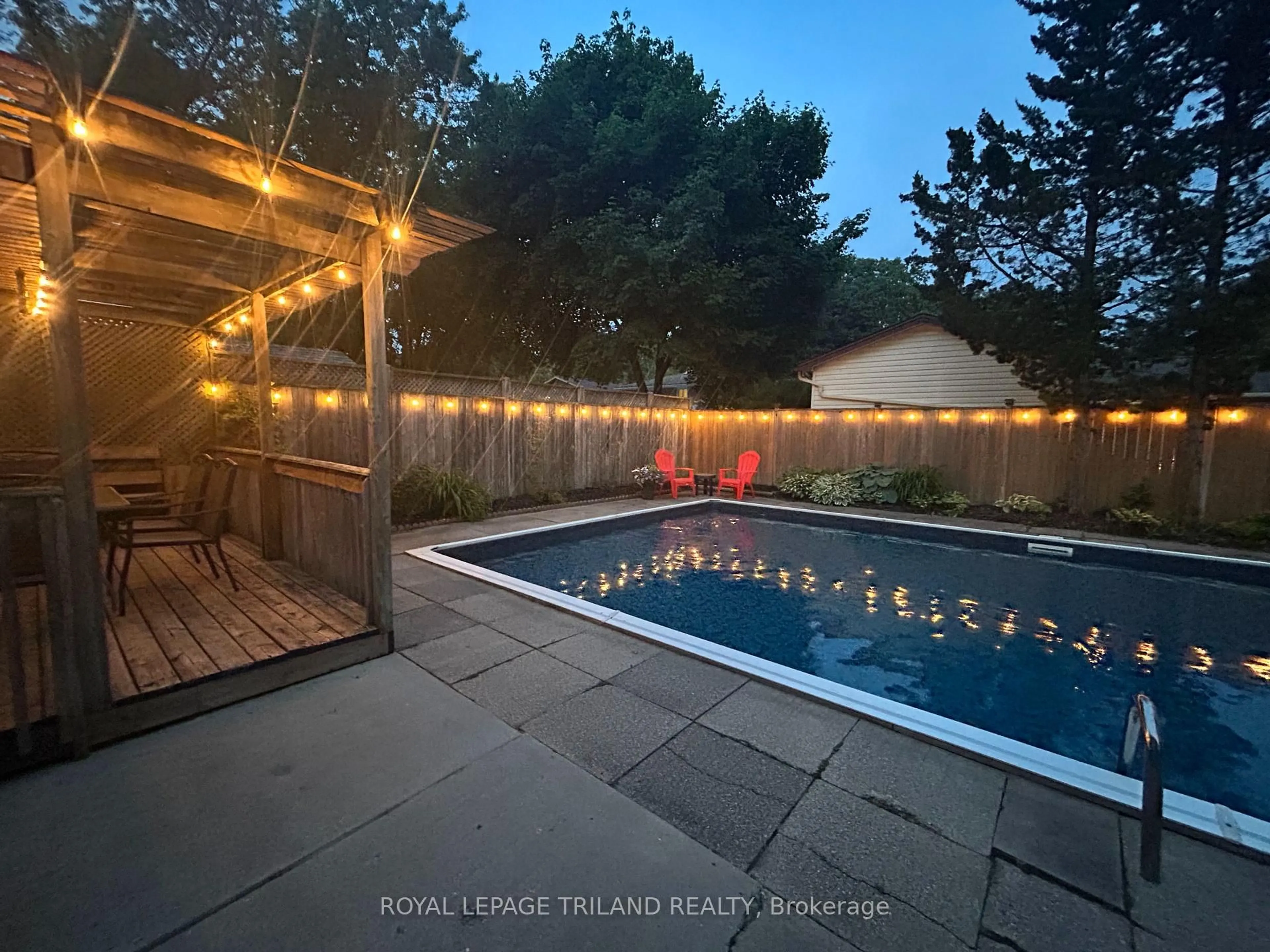 Unknown for 44 TWEED Cres, London North Ontario N5X 1Z4