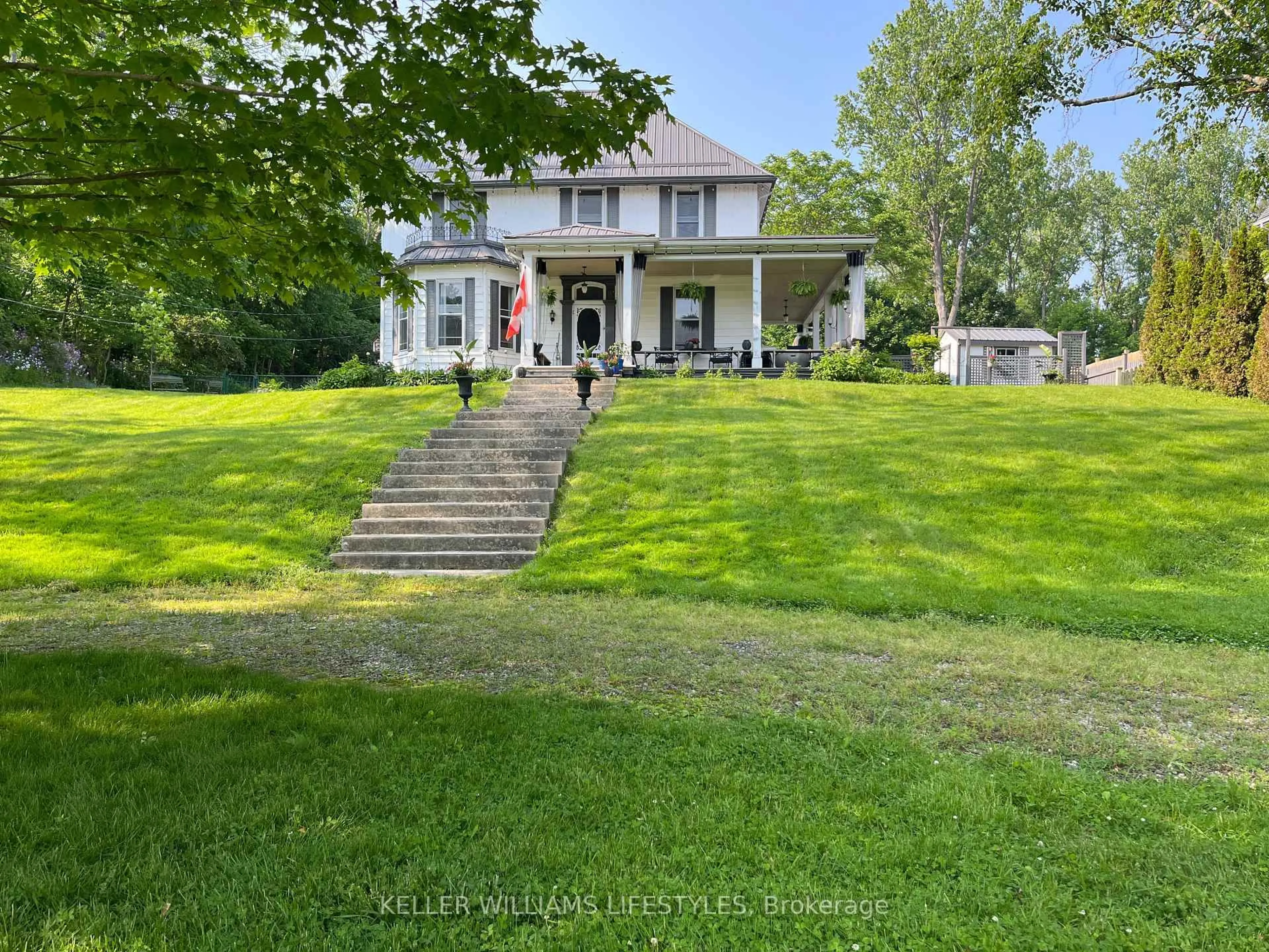 A pic from outside/outdoor area/front of a property/back of a property/a pic from drone, street for 337 George St, Central Elgin Ontario N5L 1C5