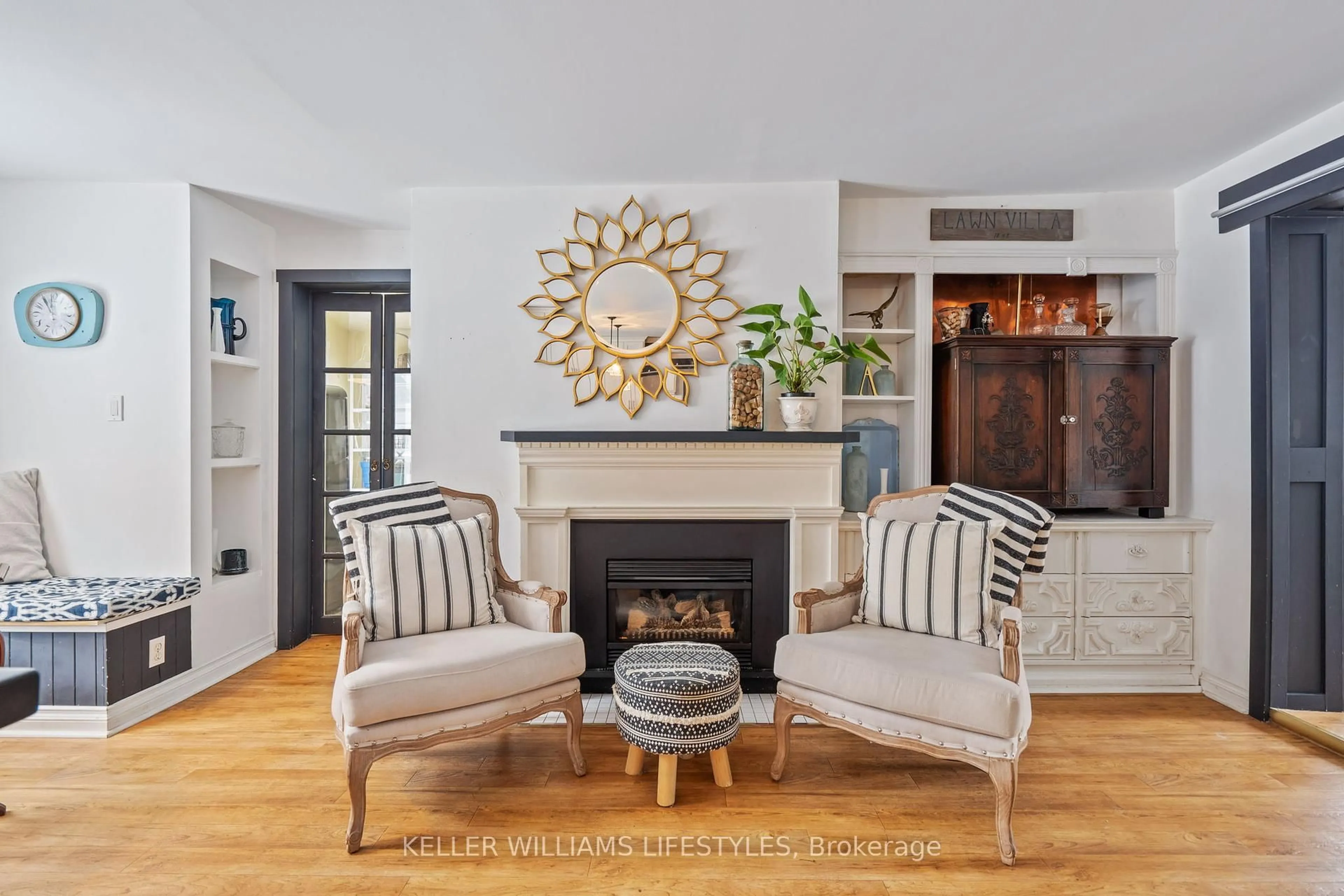 Living room with furniture, unknown for 337 George St, Central Elgin Ontario N5L 1C5