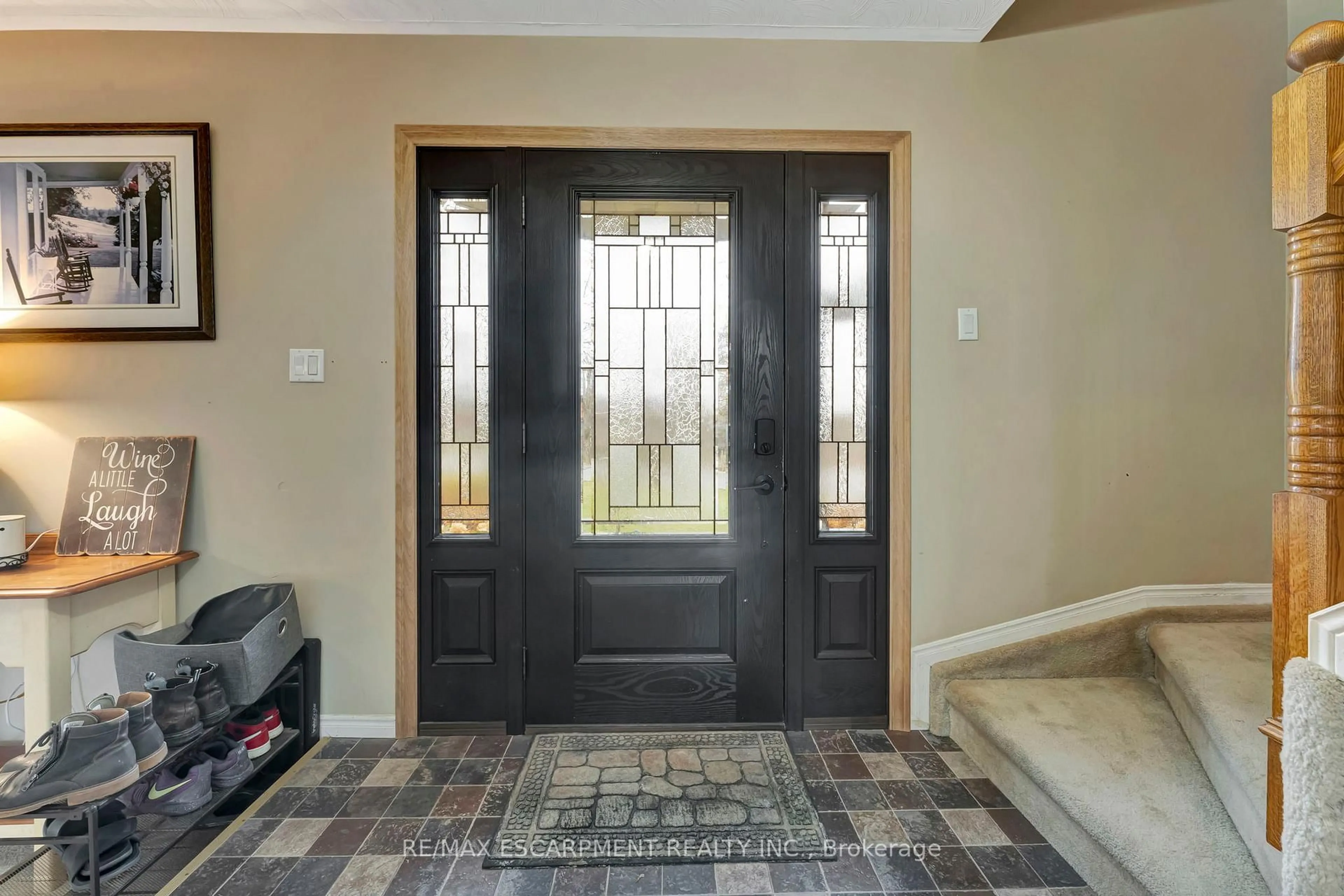 Indoor entryway for 259 Haddington St, Haldimand Ontario N3W 1G1