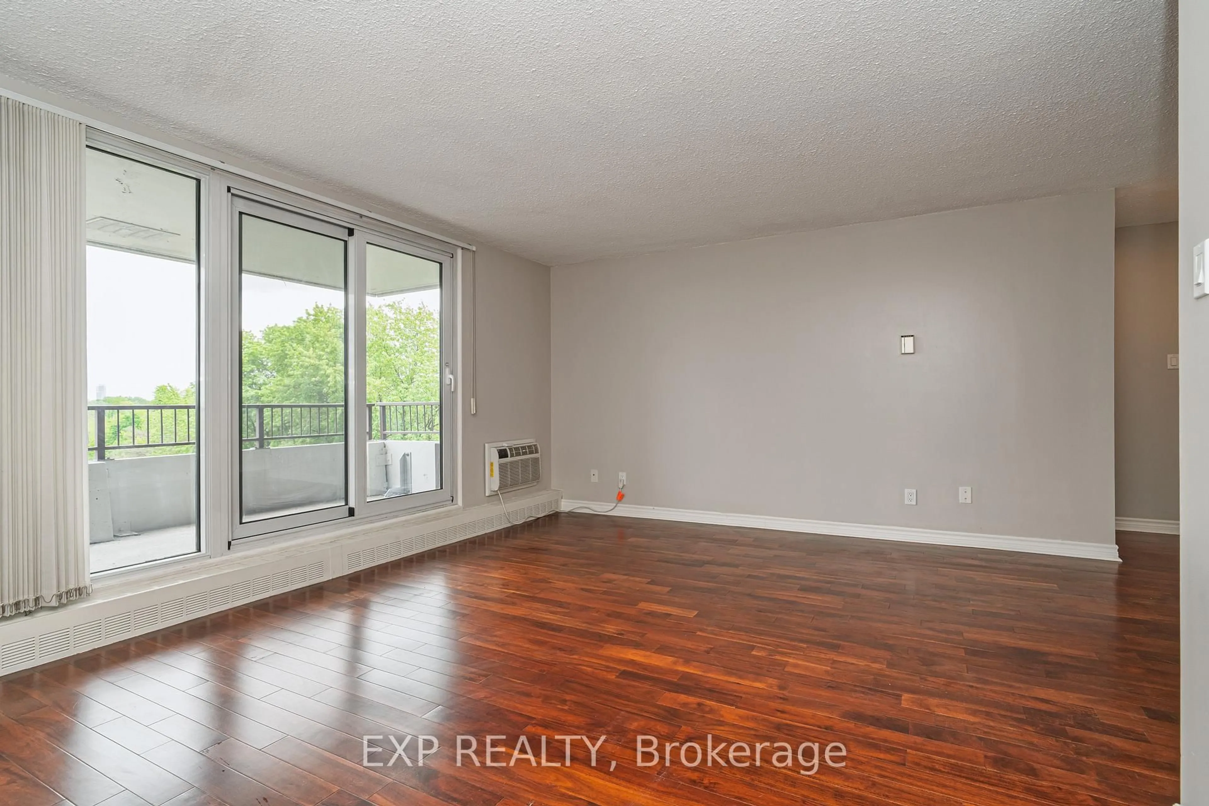 A pic of a room for 1785 Frobisher Lane #809, Ottawa Ontario K1G 3T7