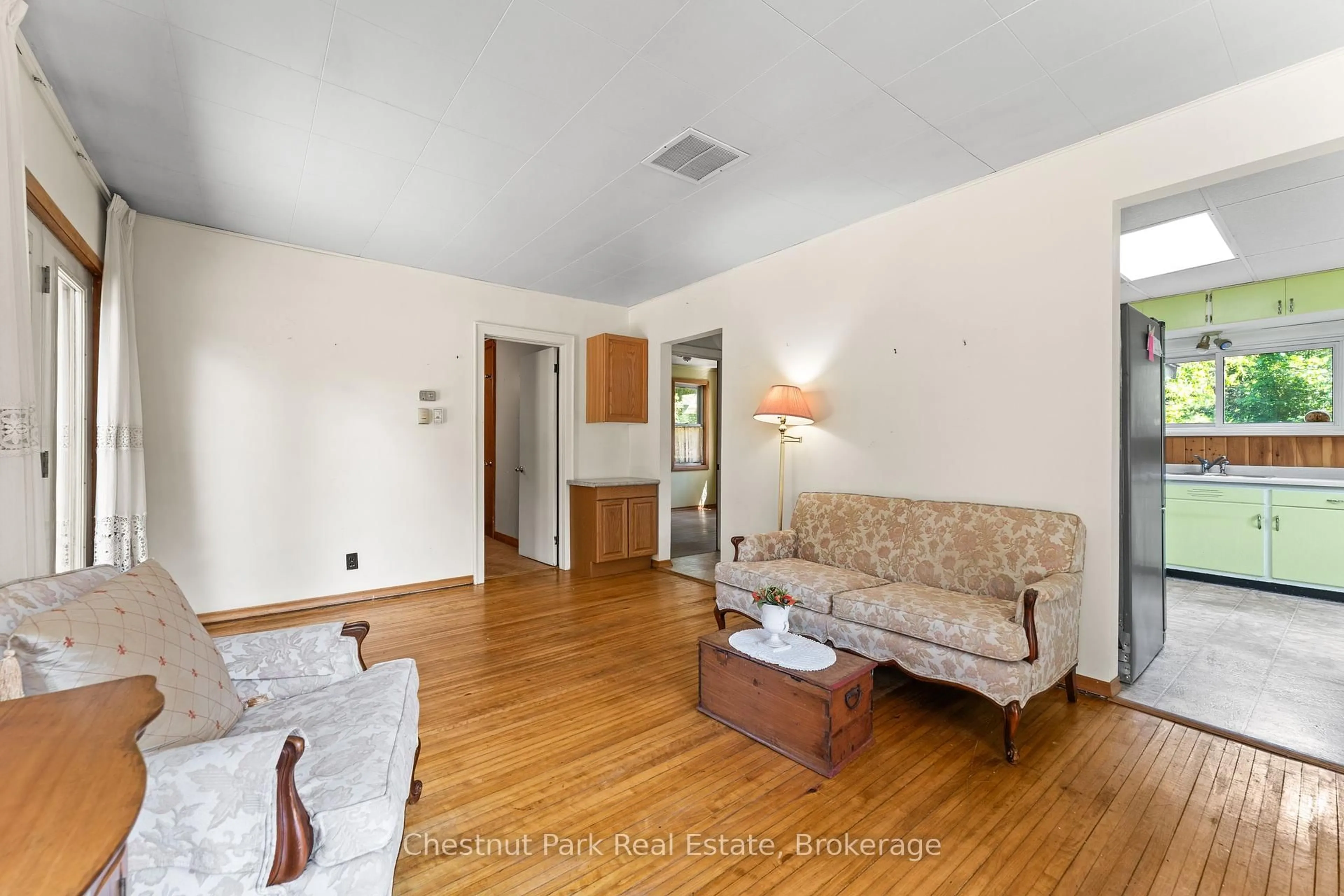 Living room with furniture, unknown for 49 Beach Rd, Huntsville Ontario P0B 1M0