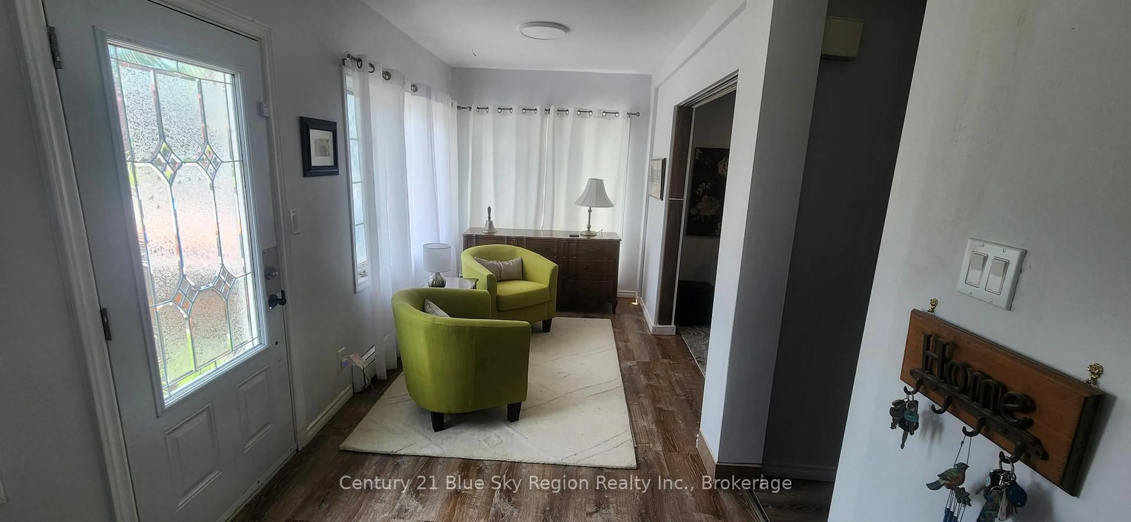 Living room with furniture, unknown for 1012 Maher St, North Bay Ontario P1B 2L7