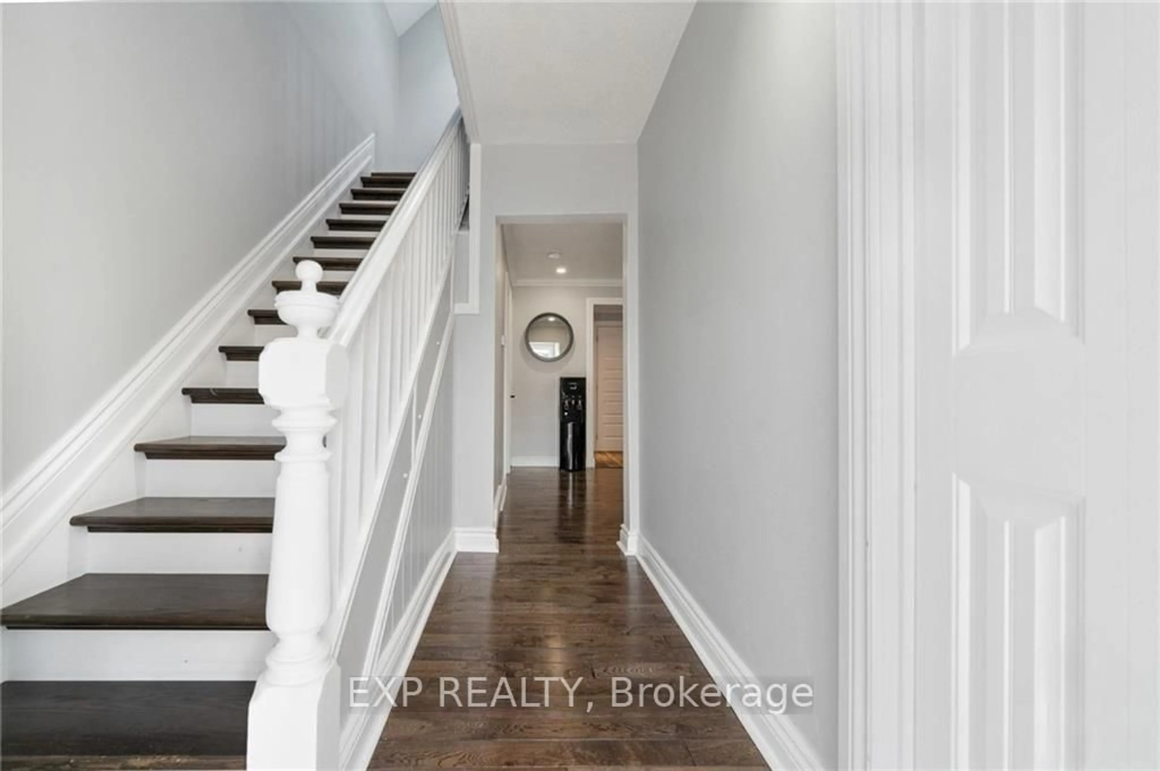 Indoor entryway for 3561 TRIM Rd, Ottawa Ontario K4B 1N4