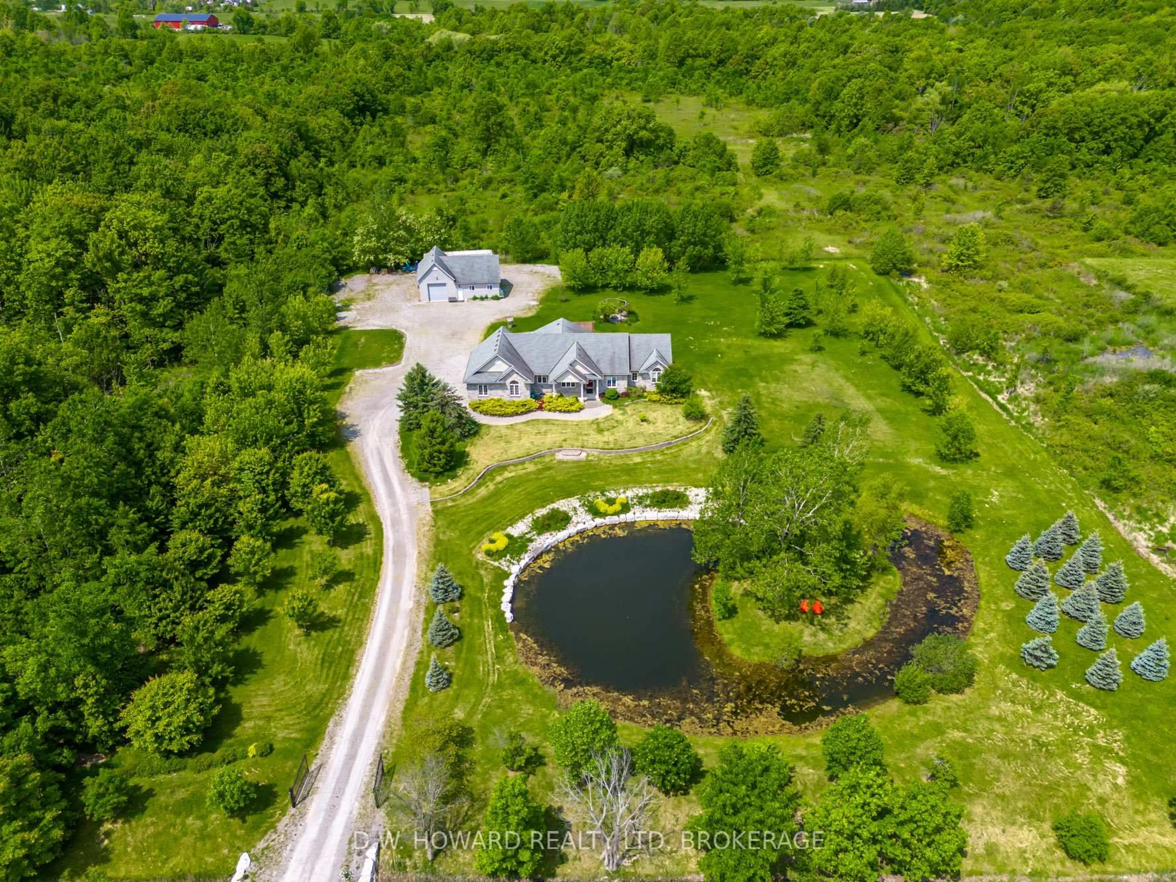 A pic from outside/outdoor area/front of a property/back of a property/a pic from drone, water/lake/river/ocean view for 13853 Montrose Rd, Niagara Falls Ontario L3B 5N1